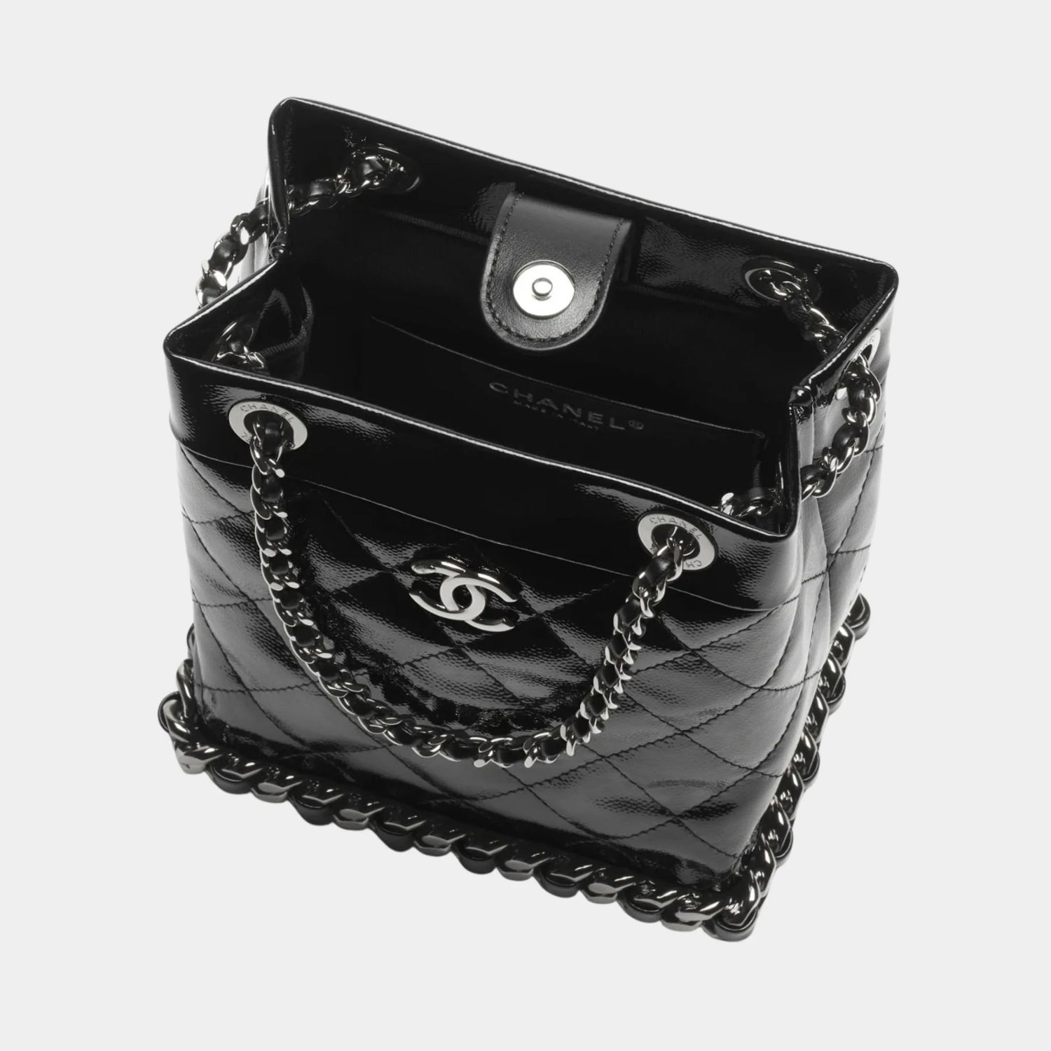 Chanel Small bucket bag Crumpled patent calfskin &amp; metal Black, Top