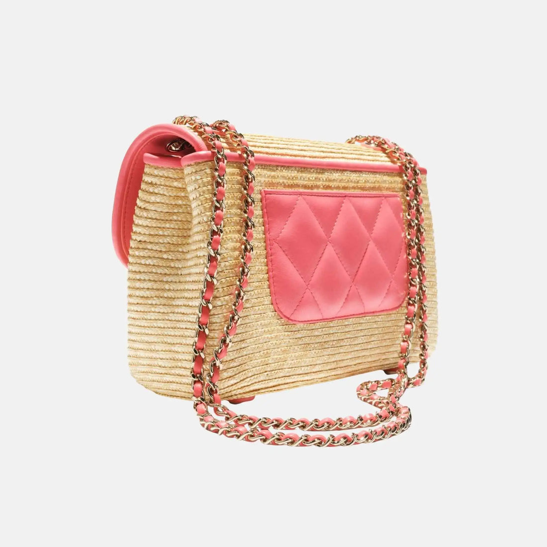 حقيبة Chanel صغيرة بغطاء من قش مضفور وجلد الحمل ومعدن بلون ذهبي، ظهر