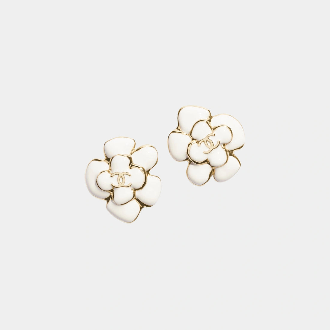 Stud Earrings in Metal and Resin