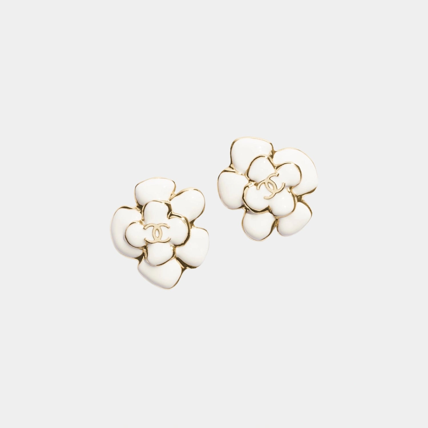 Stud Earrings in Metal and Resin