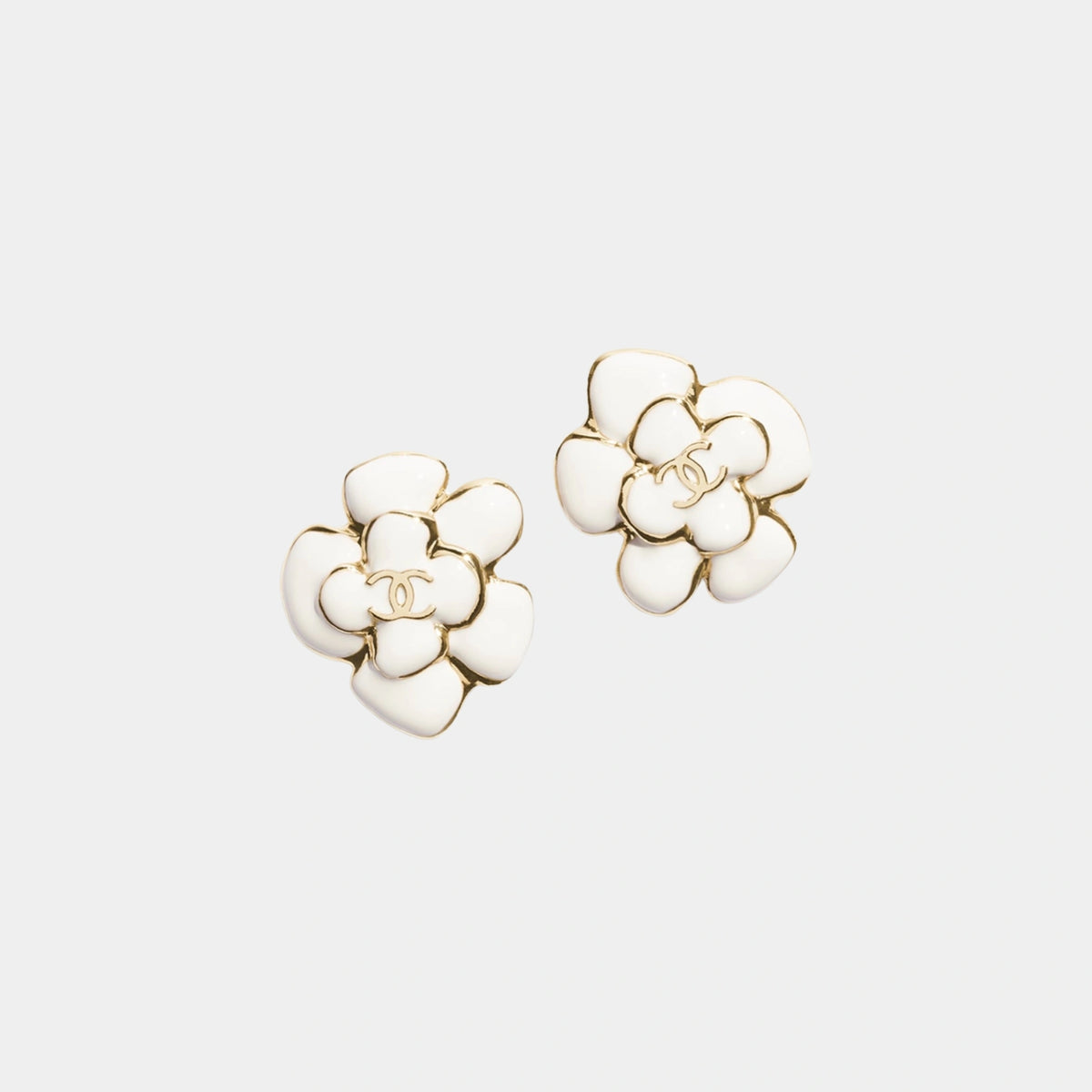 Stud Earrings in Metal and Resin
