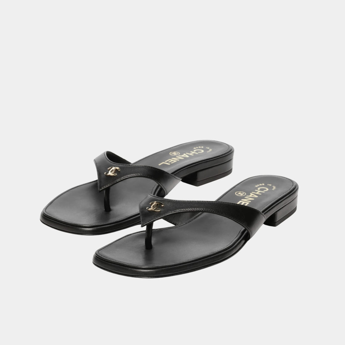 Chanel Thongs in Lambskin, Black, Front