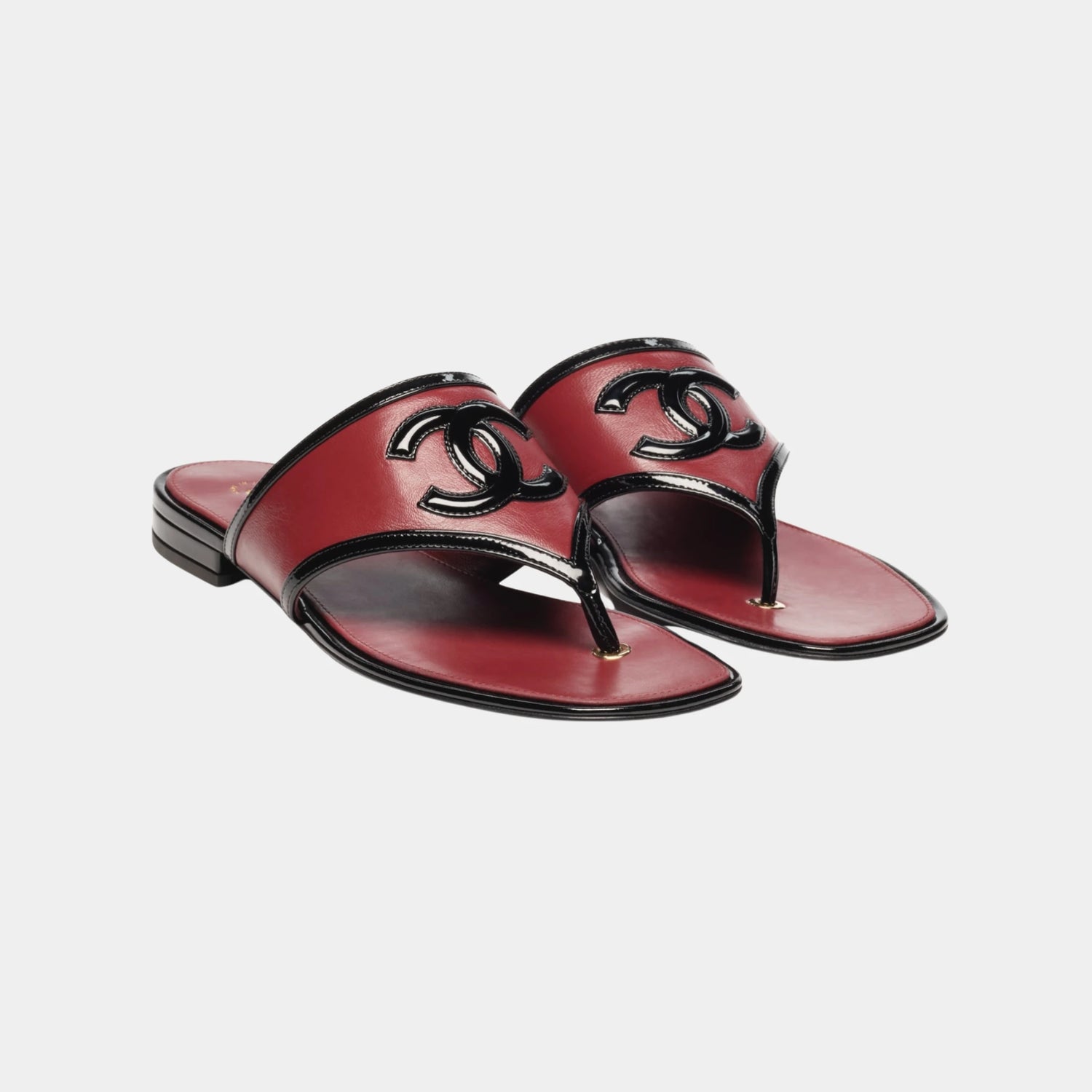 Chanel Thongs Lambskin &amp; Patent Calfskin in Burgundy &amp; Black, Front