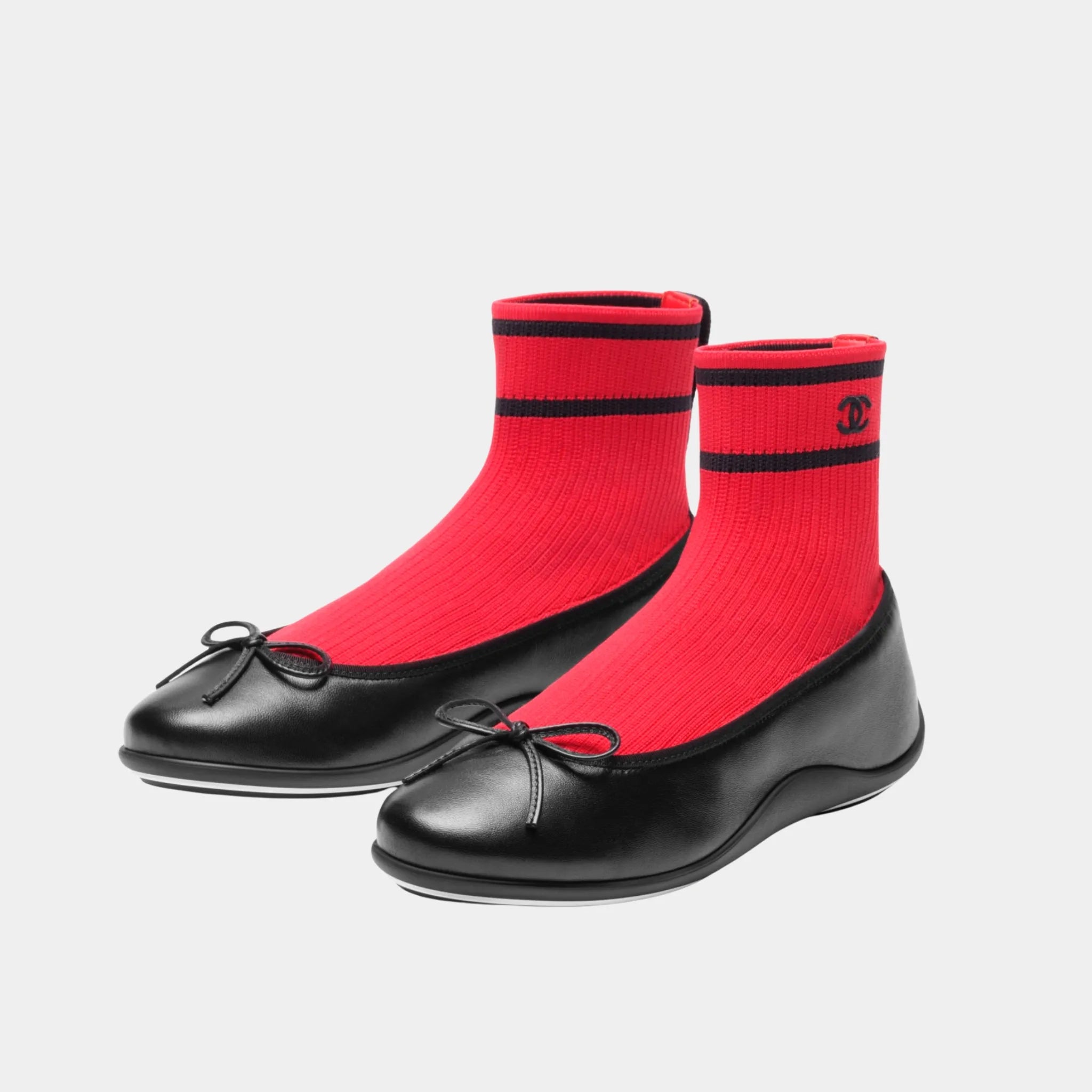 Chanel Trainers in Lambskin &amp; Knit, Black Red, Front