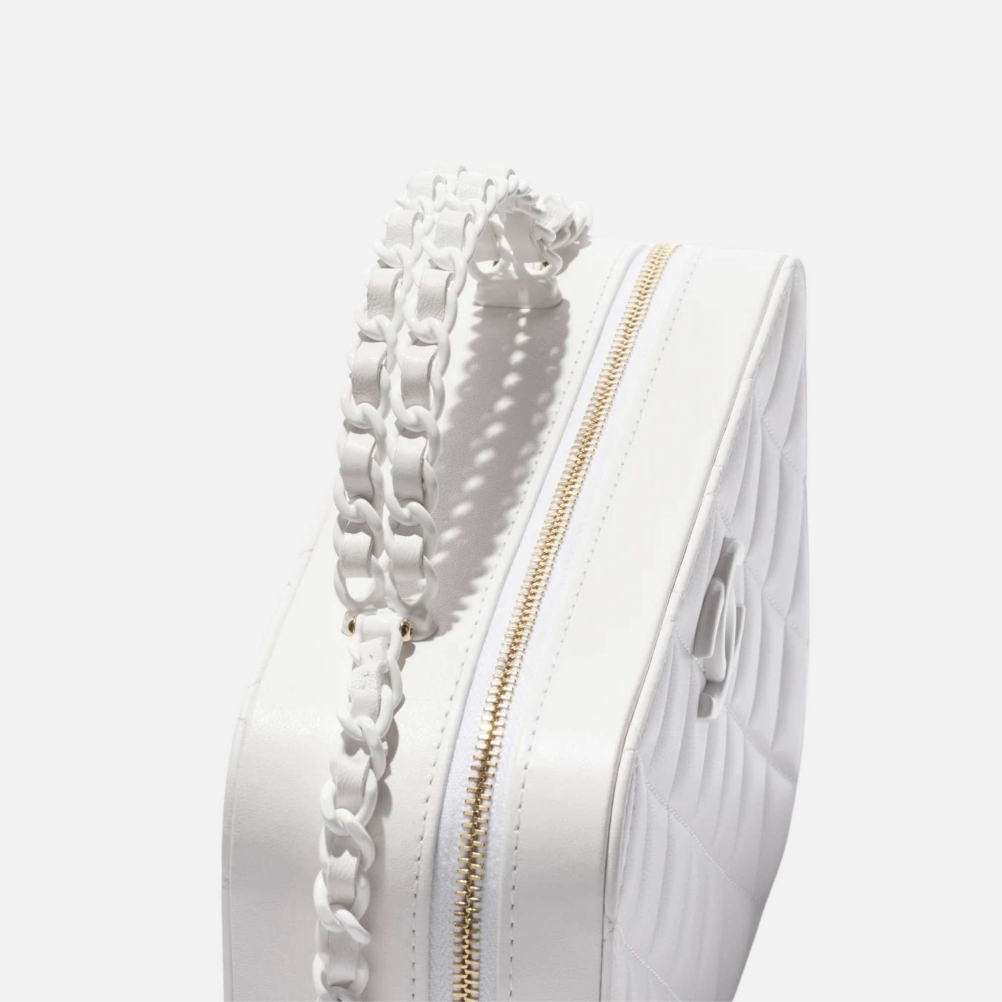 Chanel Vanity Case In Lambskin &amp; Lacquered Metal, Close
