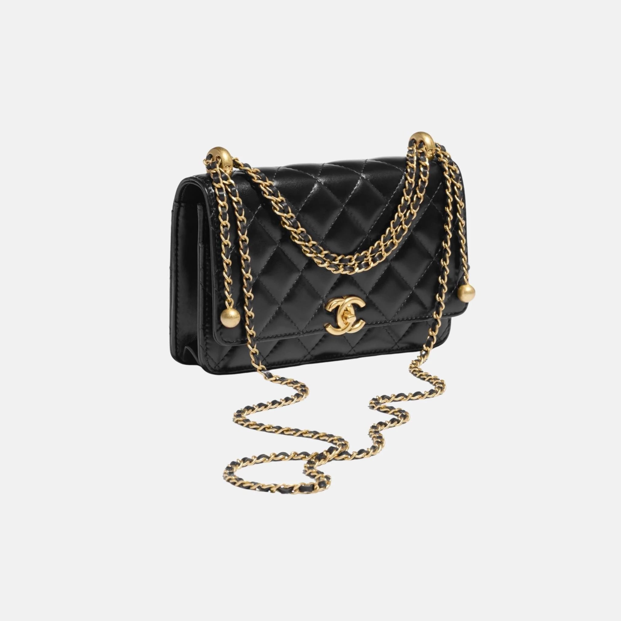 Chanel Wallet on Chain in Shiny Calfskin and Gold Tone Metal, Black, Side