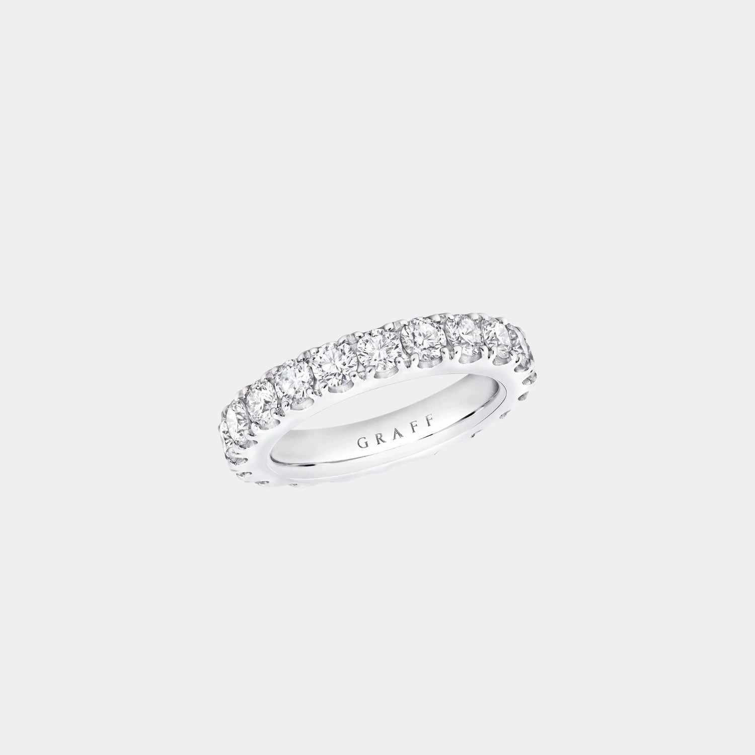 Classic Graff Castle Set Round Diamond Wedding Band, Top