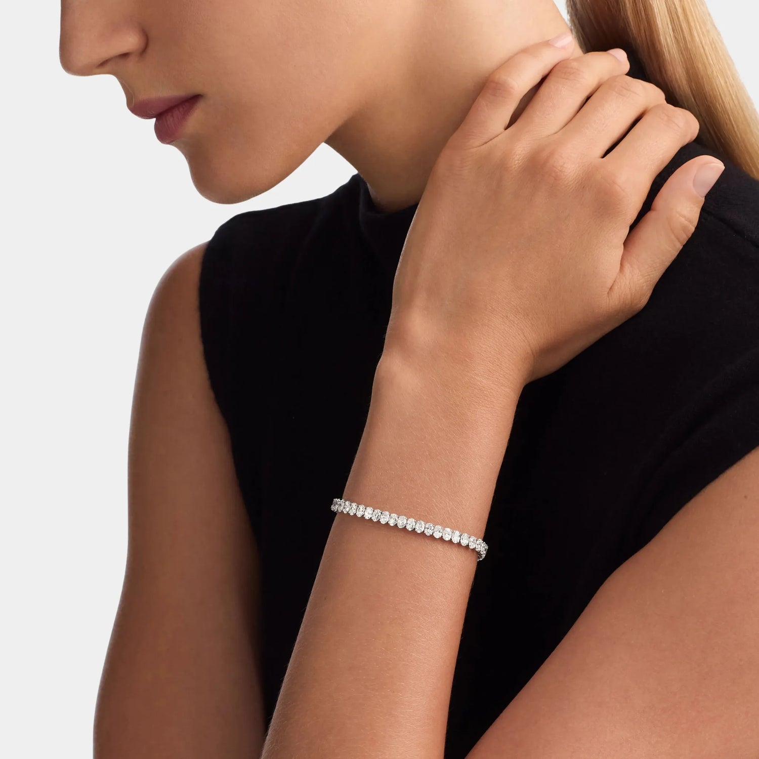 Classic Graff Oval Cut Diamond Bracelet, Model