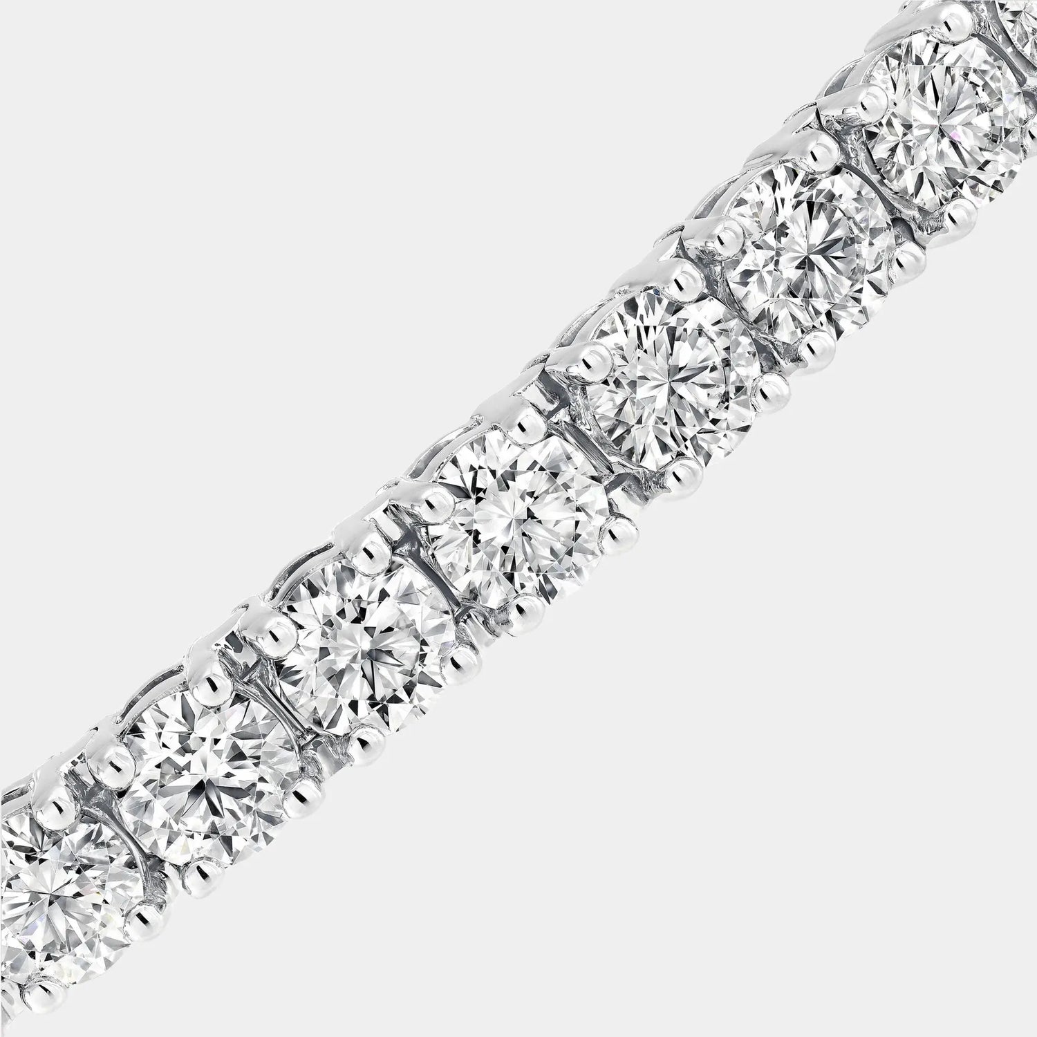 Classic Graff Round Diamond Bracelet, Close