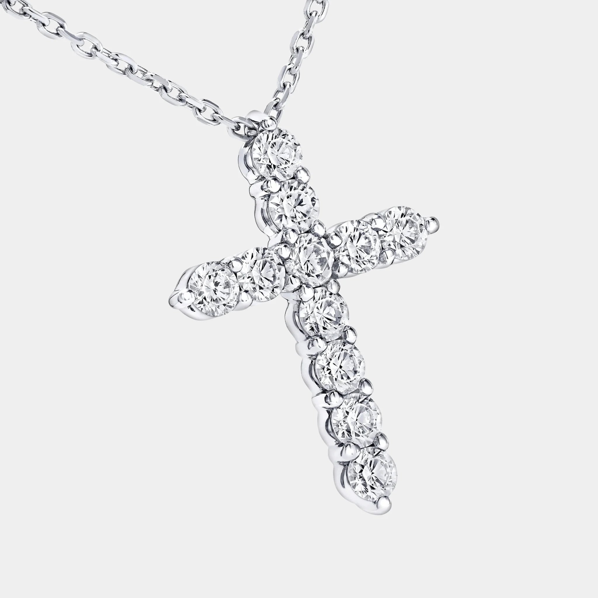 Classic Graff Round Diamond Cross Mini Pendant, Close