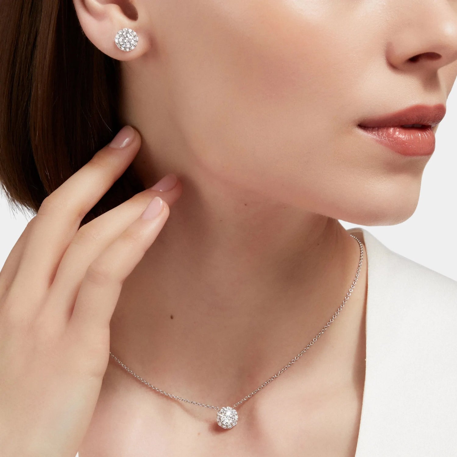 Graff Icon Round Diamond Pendant, White Gold, Model