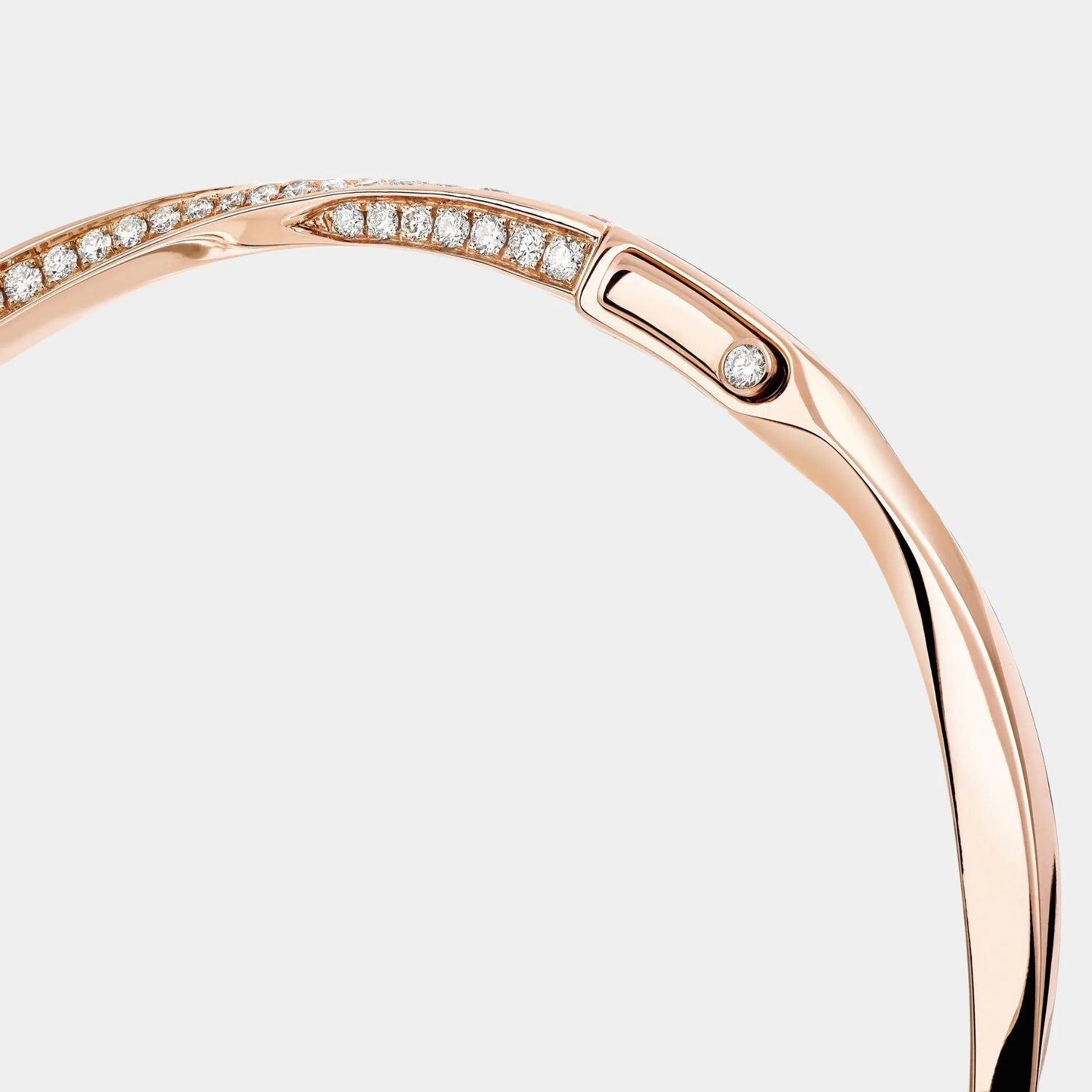 Graff Spiral Pavé Diamond Bangle Rose Gold, Close