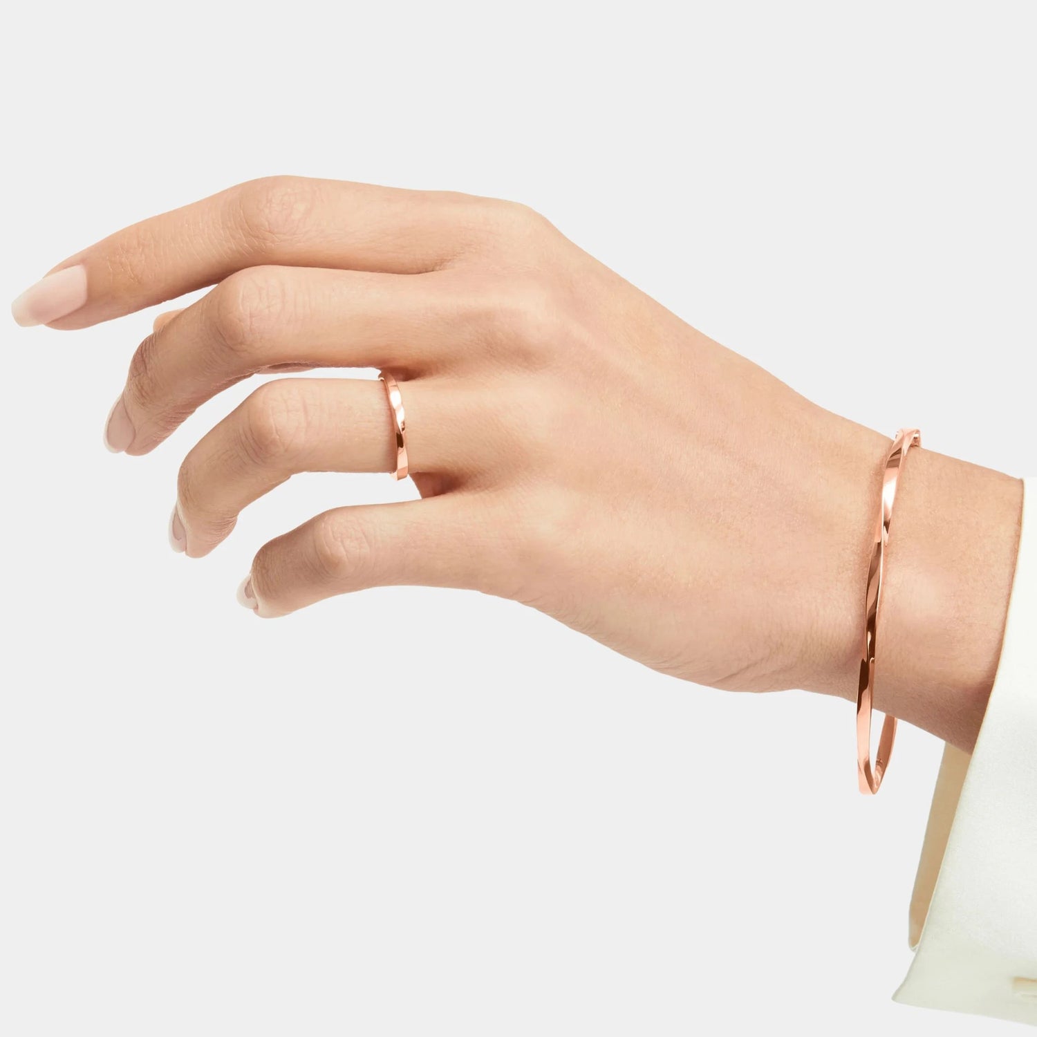 Graff Spiral Rose Gold Band 2.2MM, Model