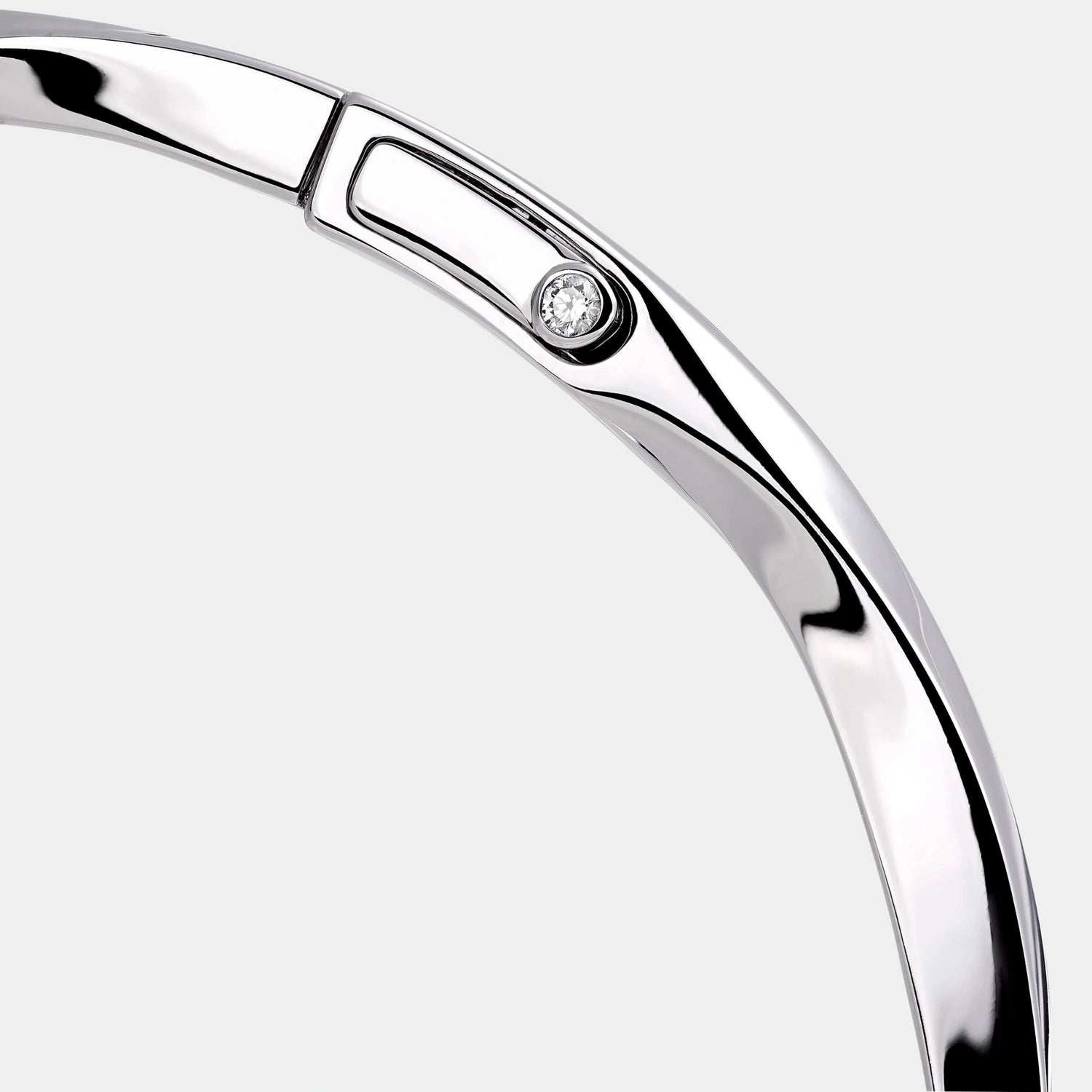 Graff Spiral White Gold Bangle, Close