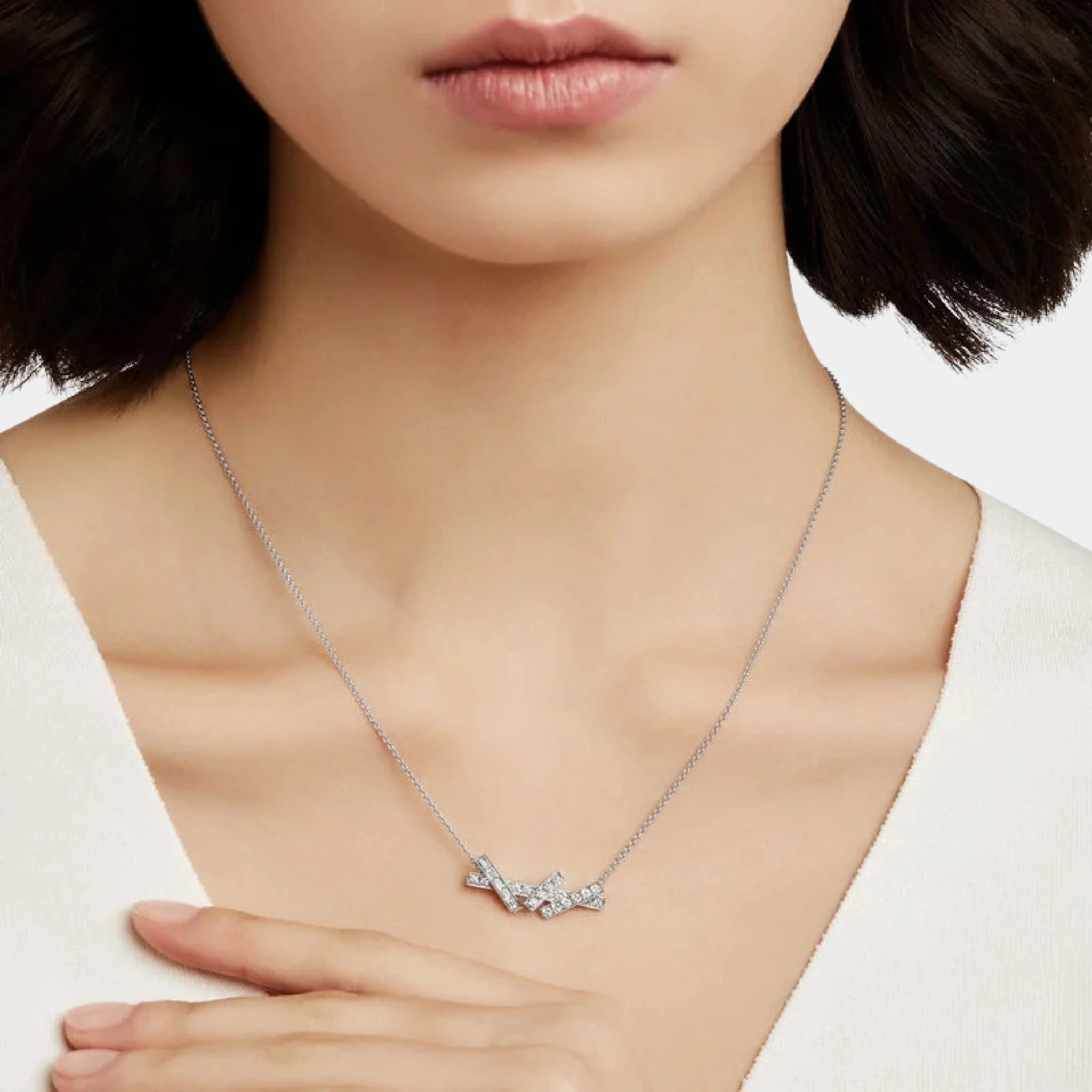 Graff Threads Diamond Mini Pendant, White, Gold, Model