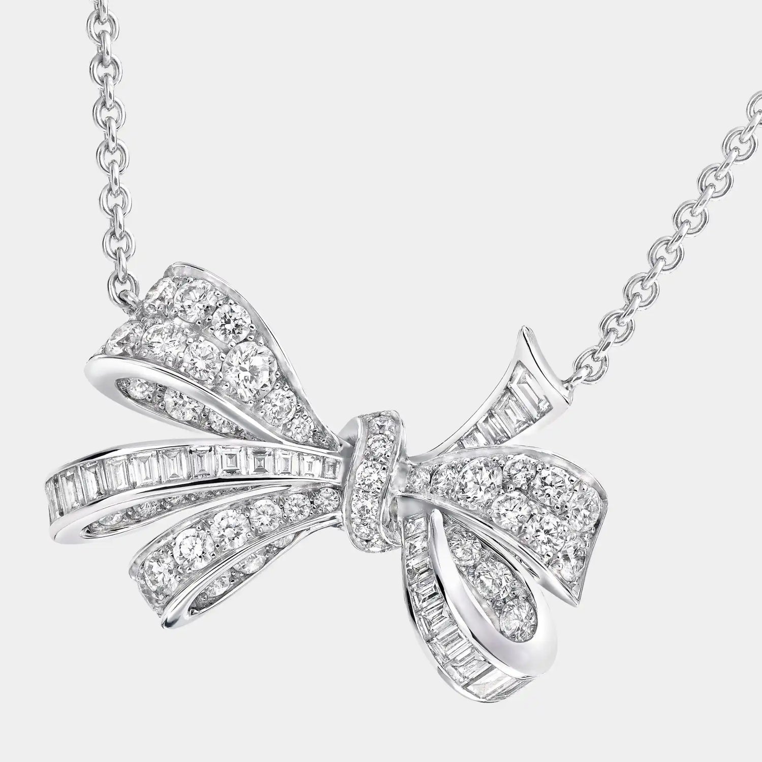 Graff Tildas Bow Classic Diamond Pendant, Close