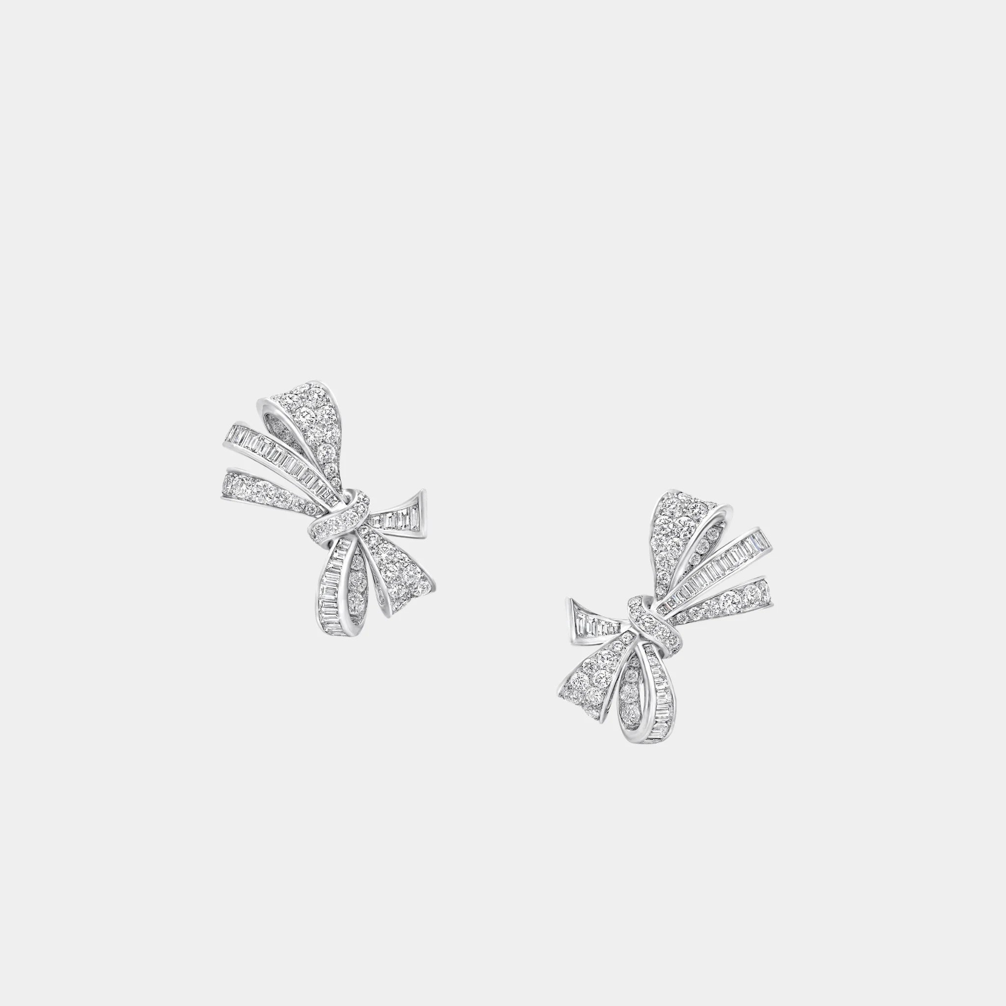 Graff Tildas Bow Classic Diamond Stud Earrings, Front