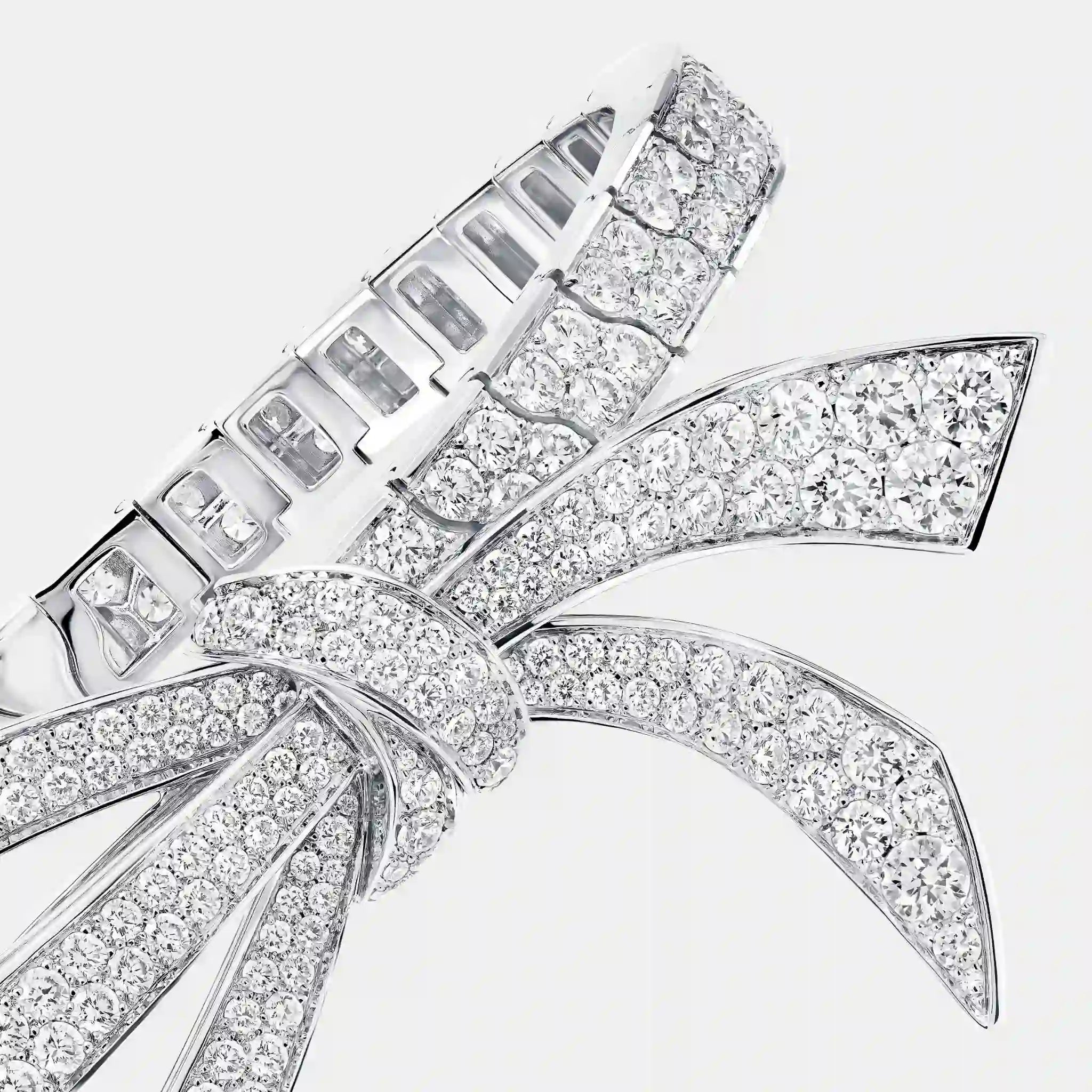 Graff Tildas Bow Diamond Bracelet, Close