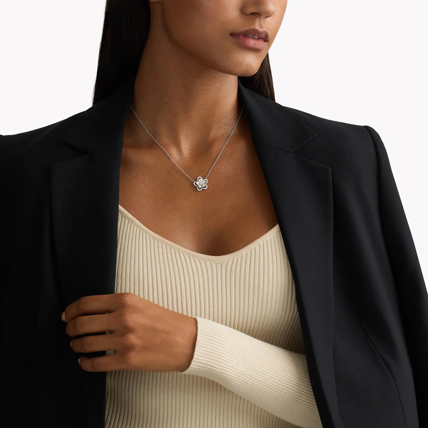 Graff Wild Flower Diamond Pendant, Model