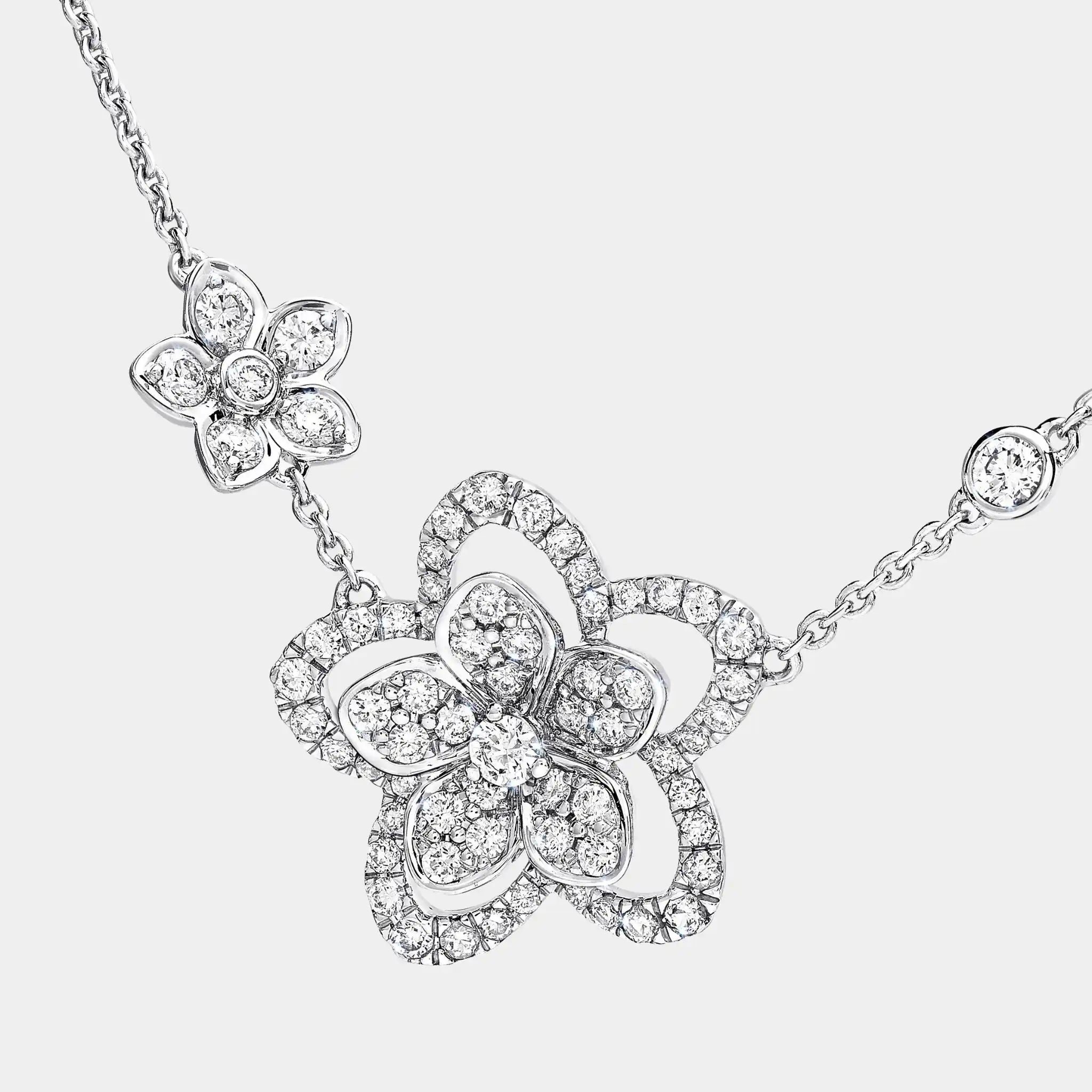 Graff Wild Flower Double Diamond Pendant, Close