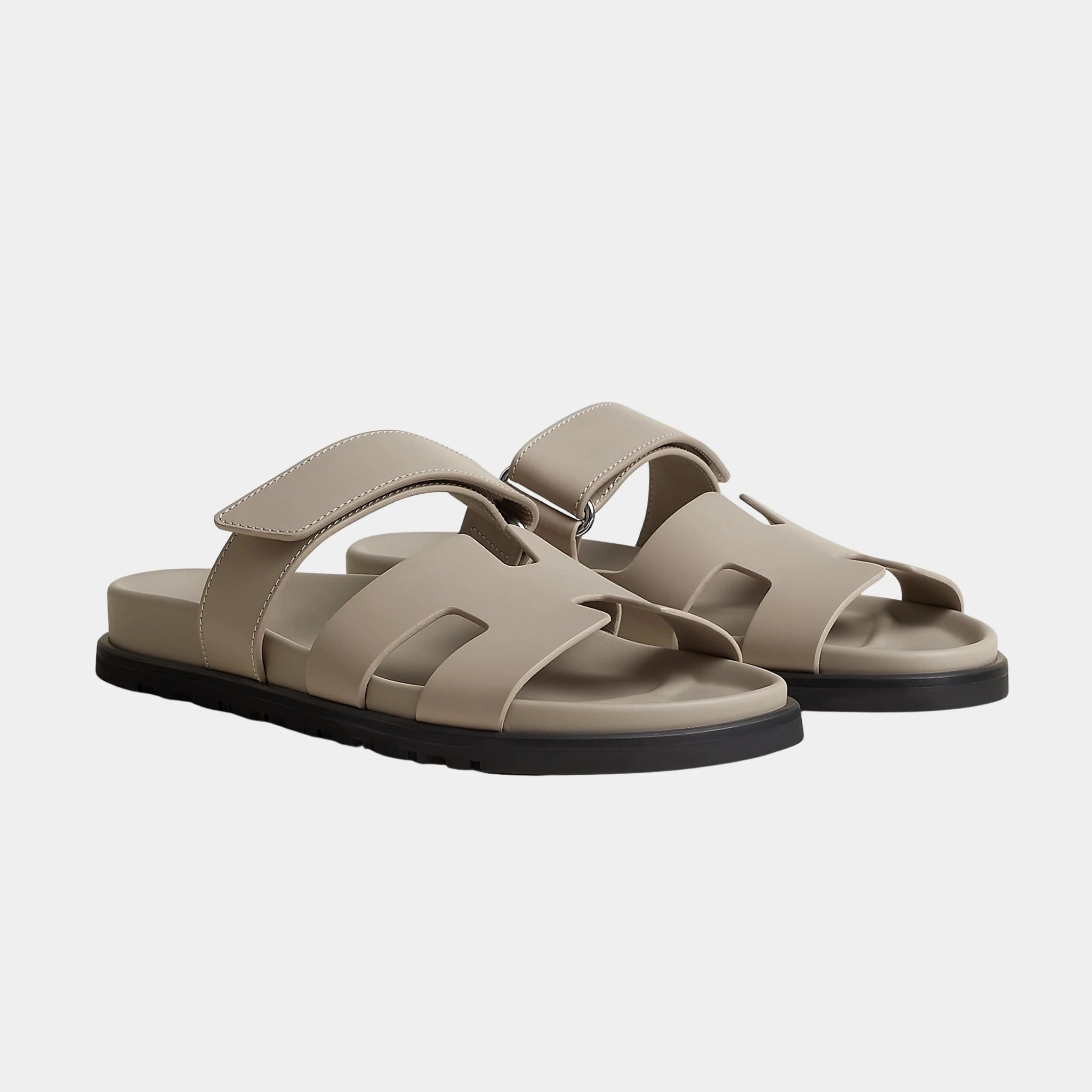 Hermes Chypre Sandal Calfskin Women, Beige Galet, Front