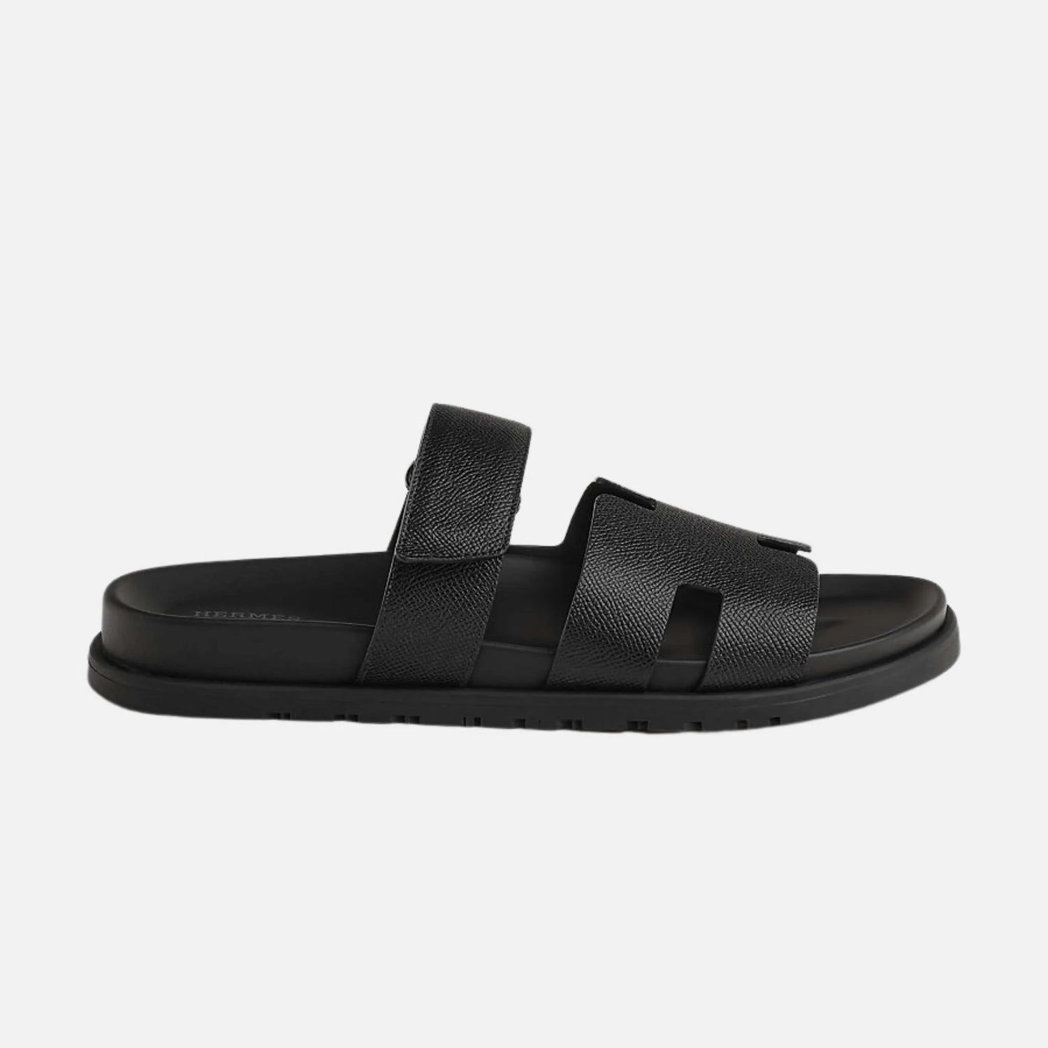 Hermes Chypre Sandal Shiny Grained Calfskin, Noir, Side