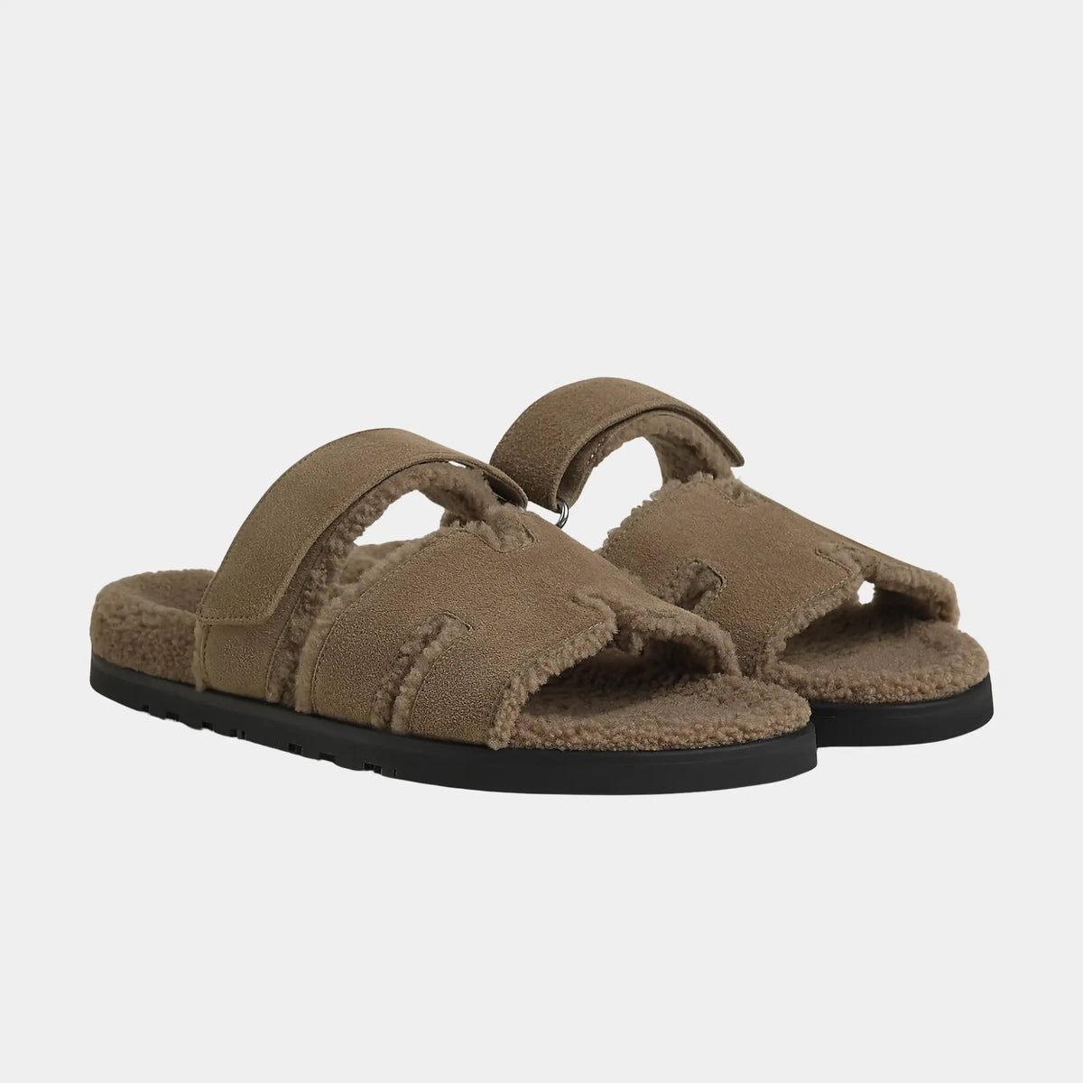 صندل Chypre من جلد الماعز السويدي مع بطانة shearling