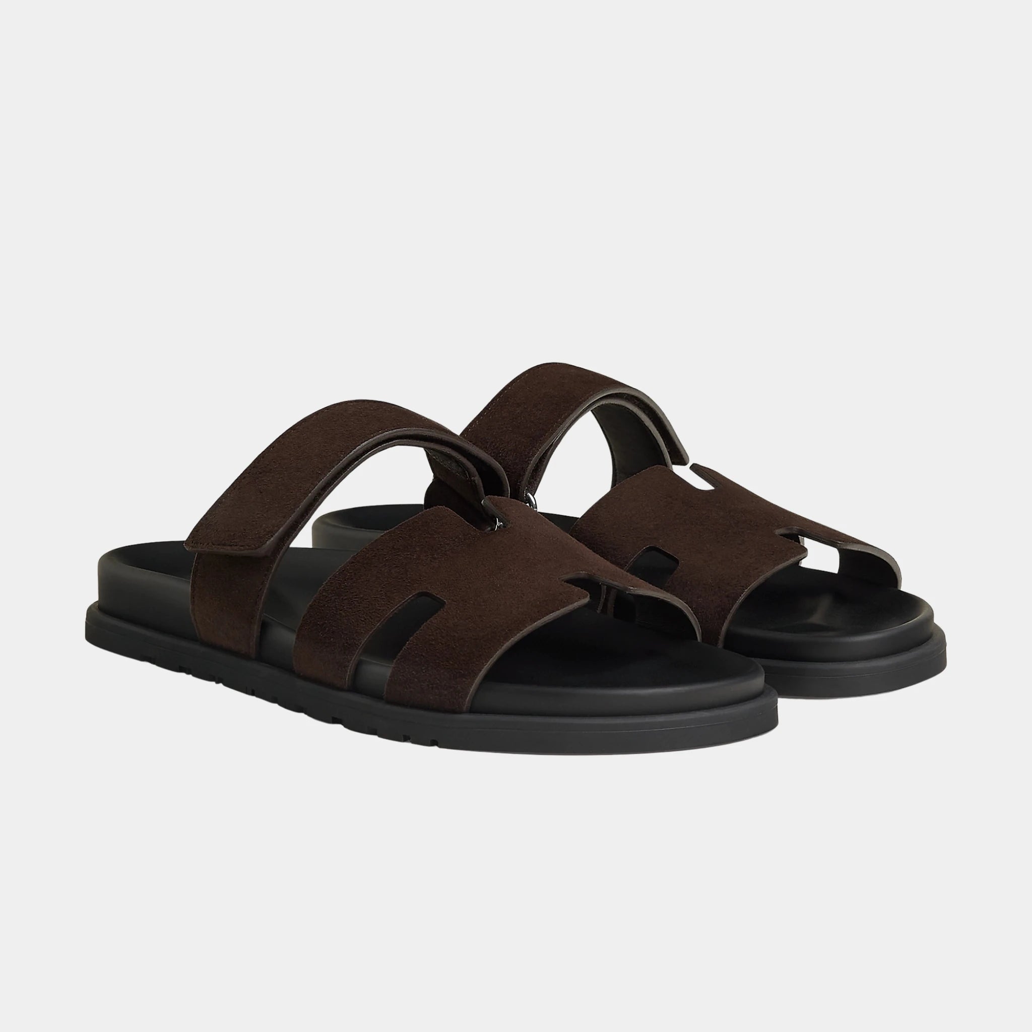 Hermes Chypre Sandals Suede Men, Marron Ebene, Front