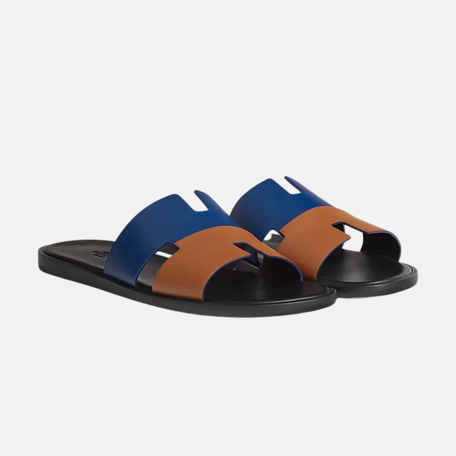 Hermes Izmir Sandal Duo Tone In Calfskin, Bleu Outremer Naturel, Front