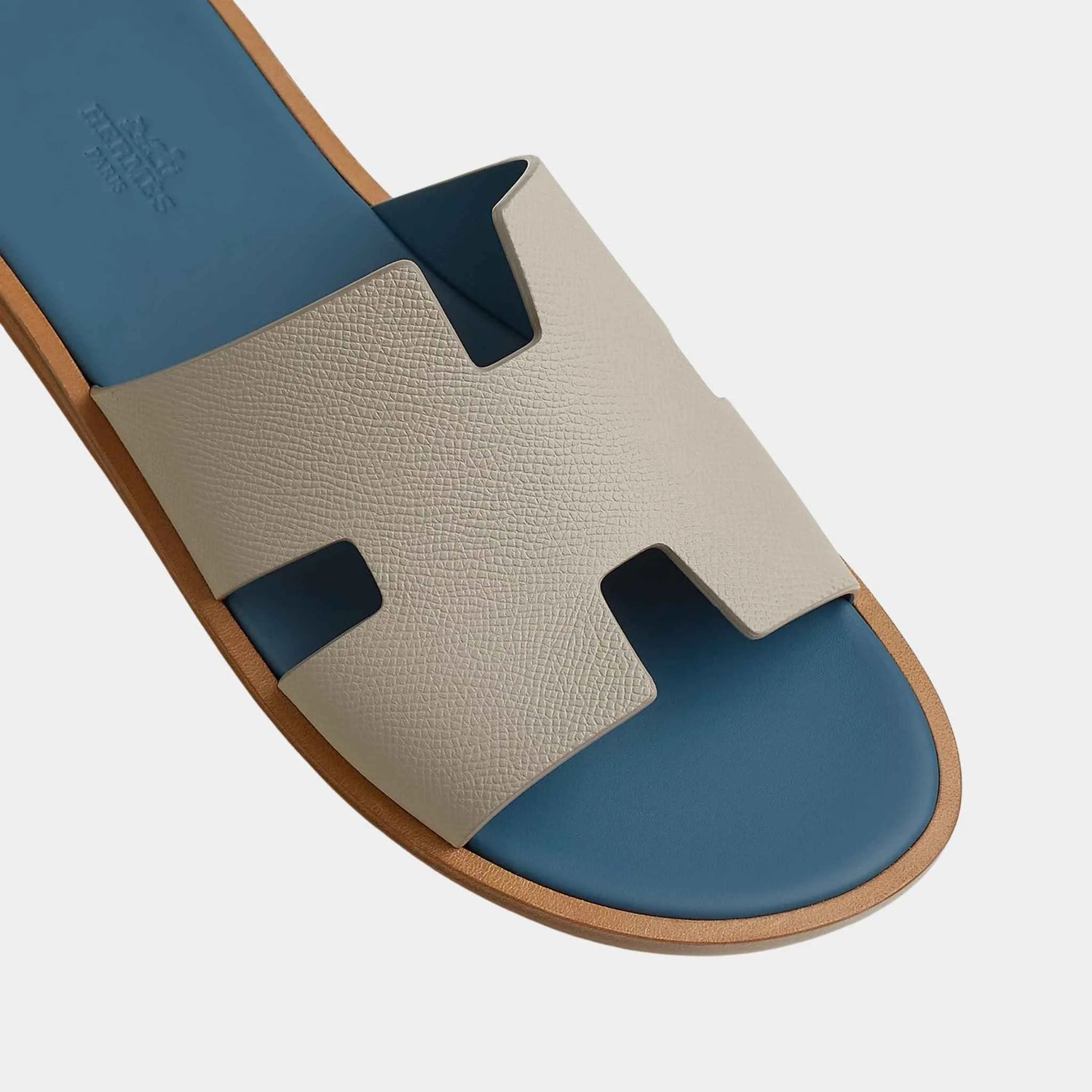 Hermes Izmir Sandal in Epsom Calfskin, Beige Esquisse, Bleu Turquin, Top