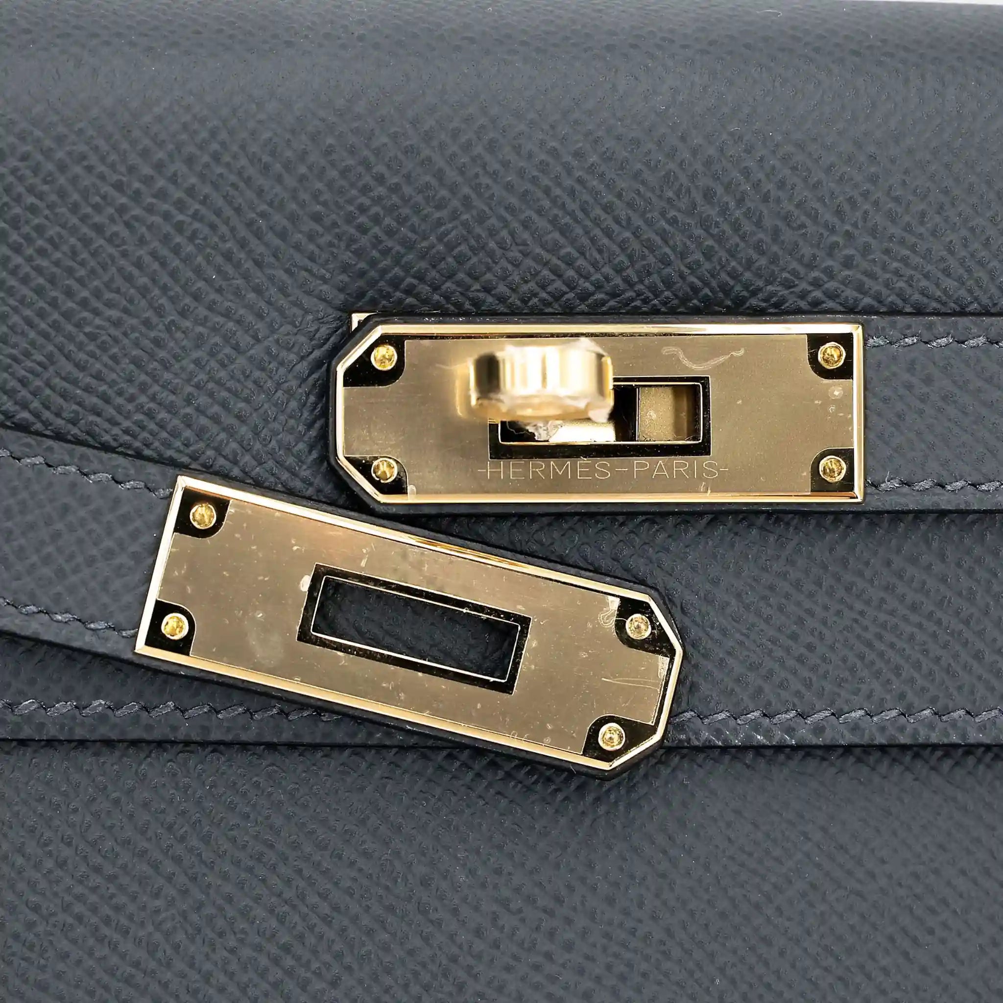 Kelly 28 Epsom Gris Misty PBHW, Lock