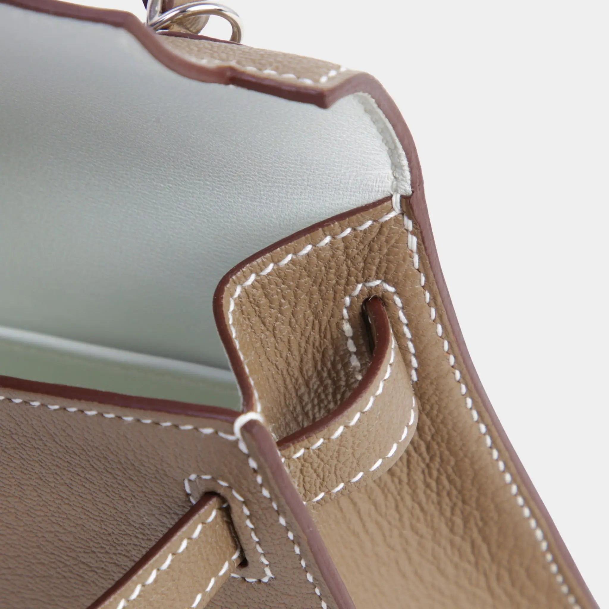 Hermes Kelly Mini Chevre Etoupe/Gris Pale PHW, Interior