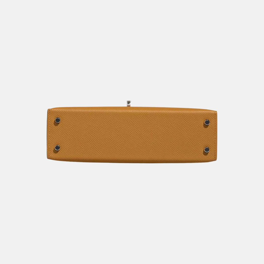 Hermes Kelly Mini Epsom Sesame PHW، الجزء السفلي 