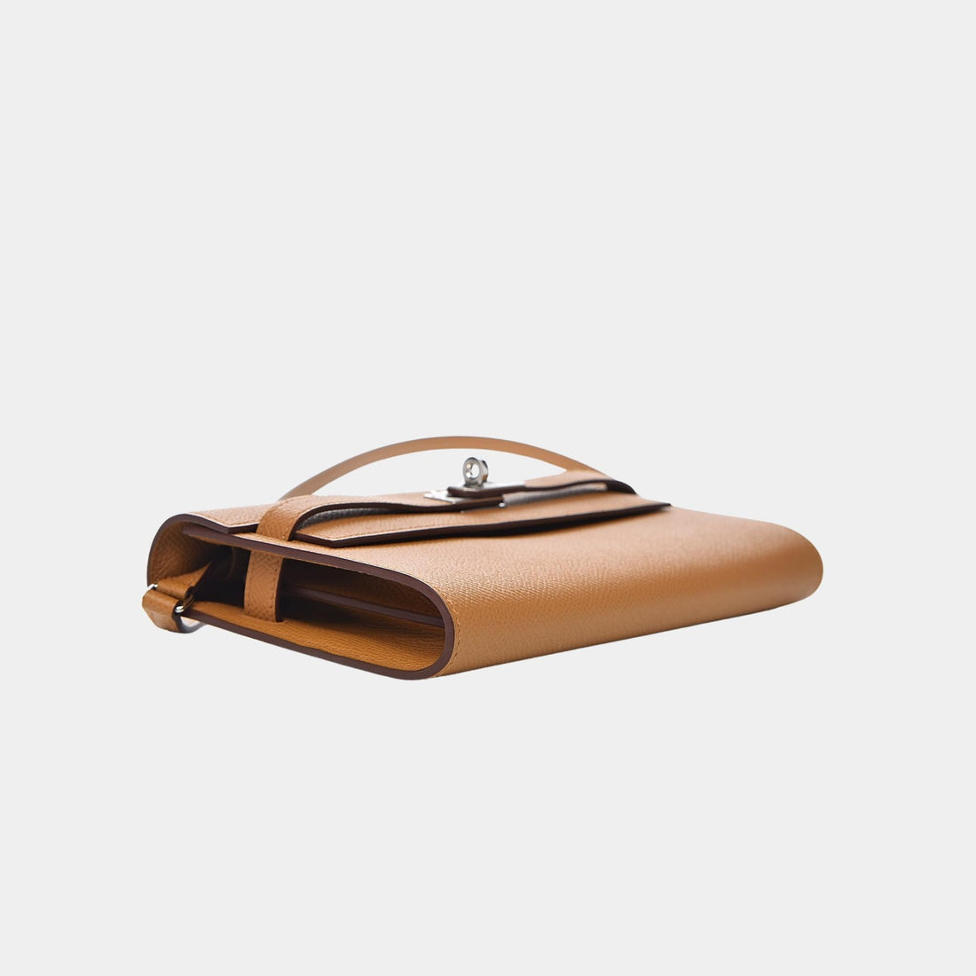 محفظة Hermes Kelly Wallet To Go بلون السمسم PHW، من الجانب