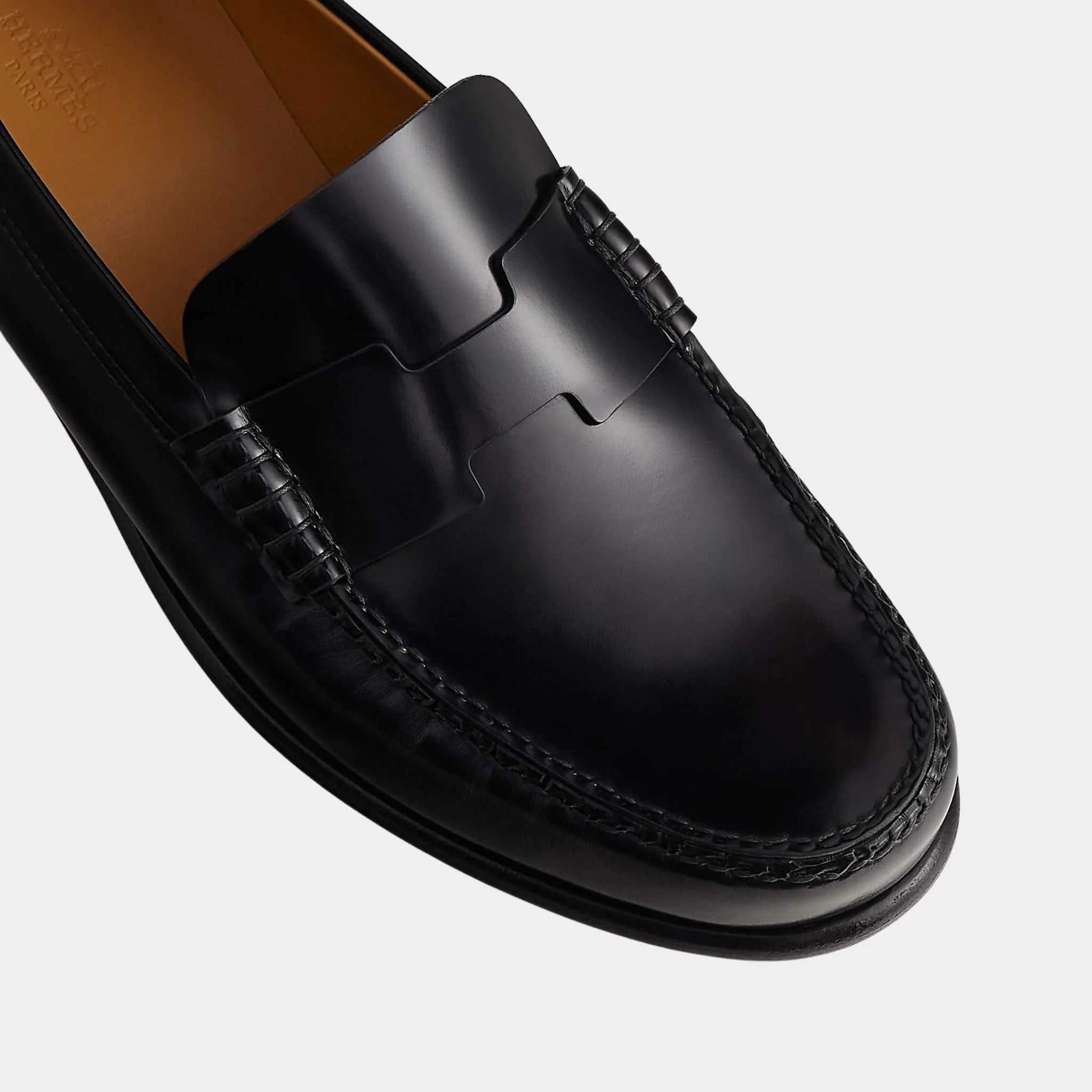 Hermes Kennedy Loafer in Toscan Calfskin, Noir, Top
