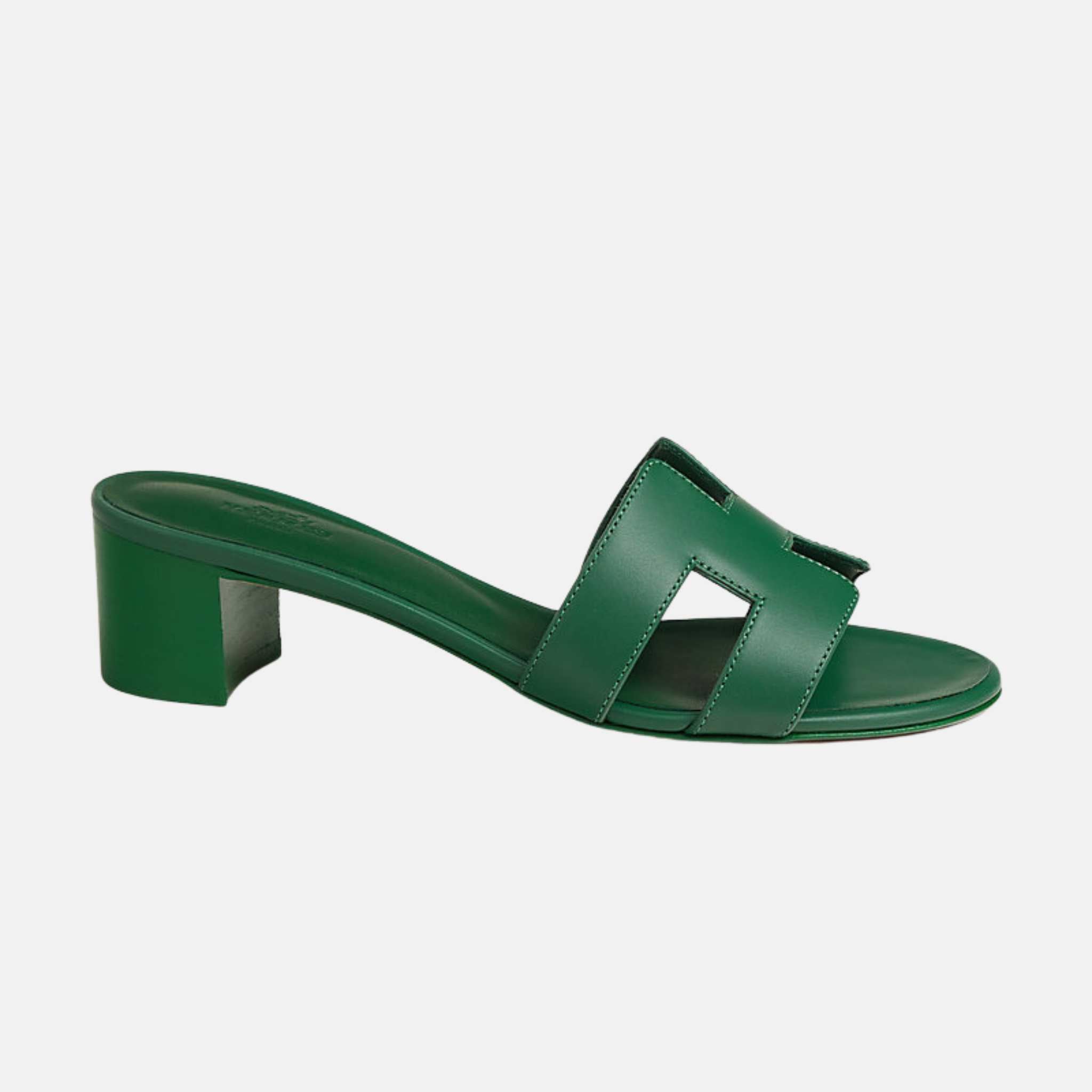 hermes-oasis-sandal-calfskin-vert-cactus-side-view