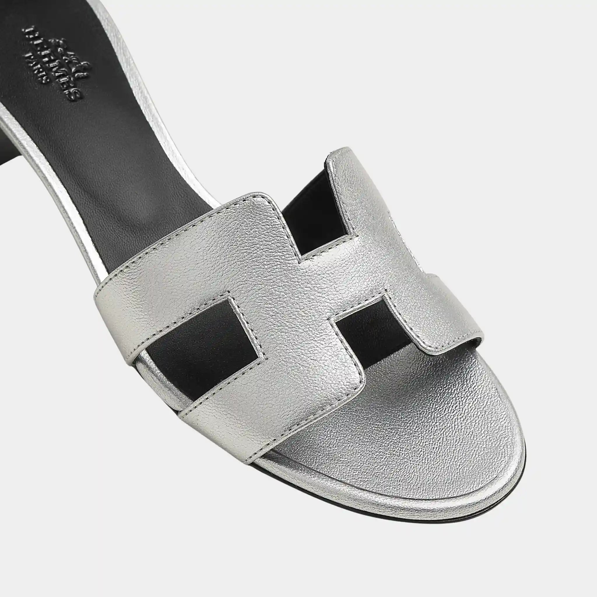 Hermes Oasis Sandal in Metallic Goatskin, Gris Argente, Top