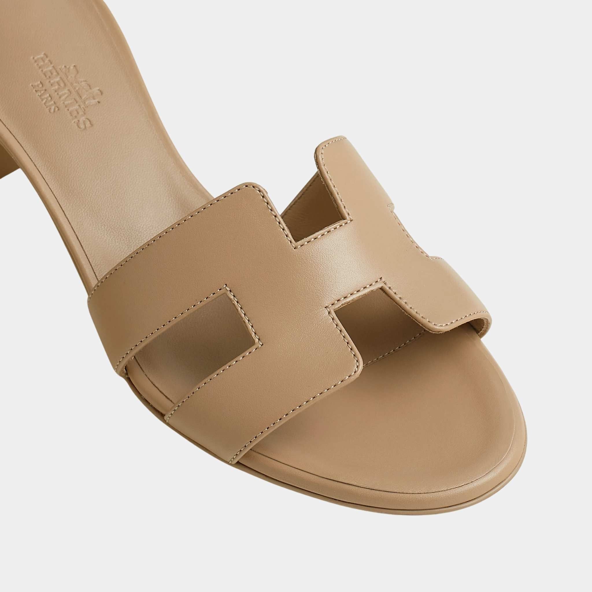 Hermes Oasis Sandals Calfskin, Beige Lin, Close