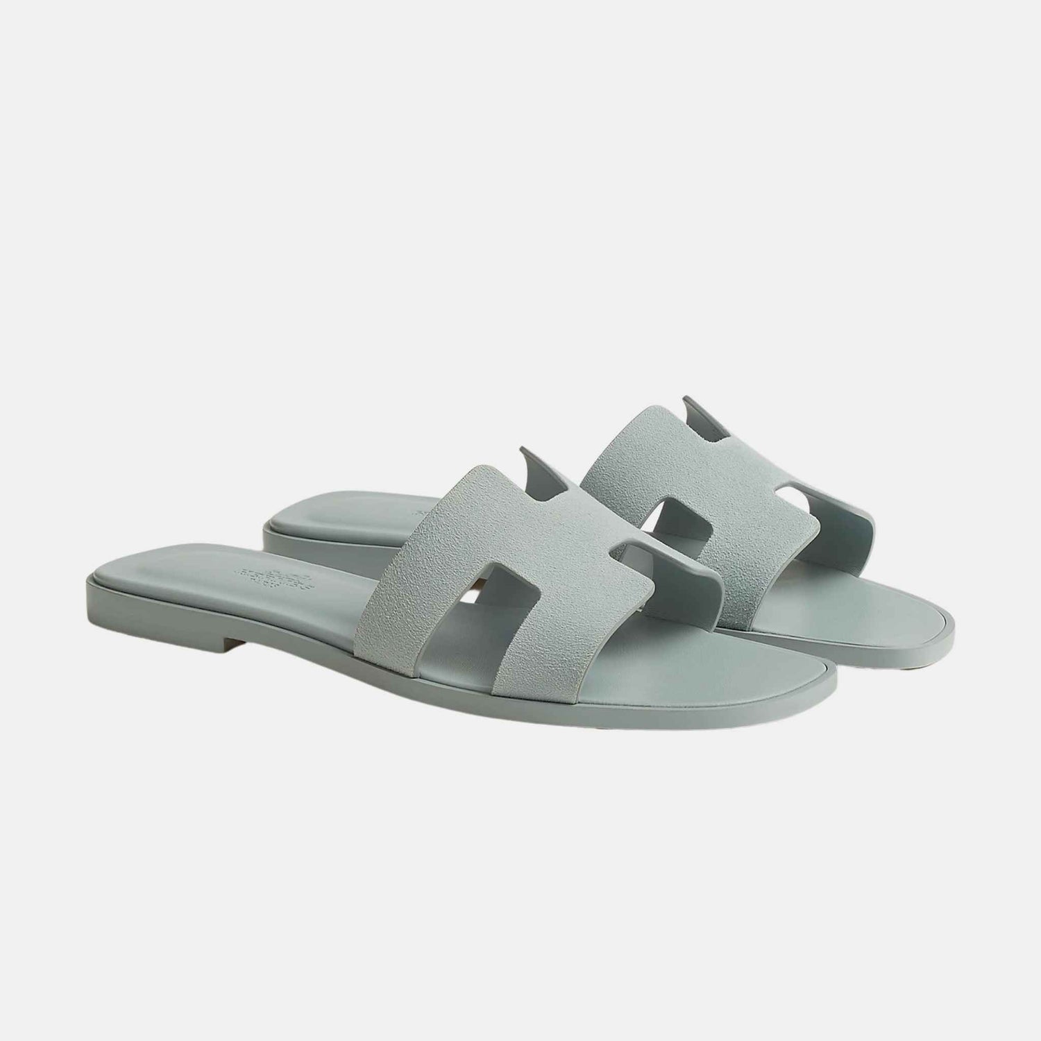 Hermes Oran Sandal Goatskin, Gris Nuage, Front View