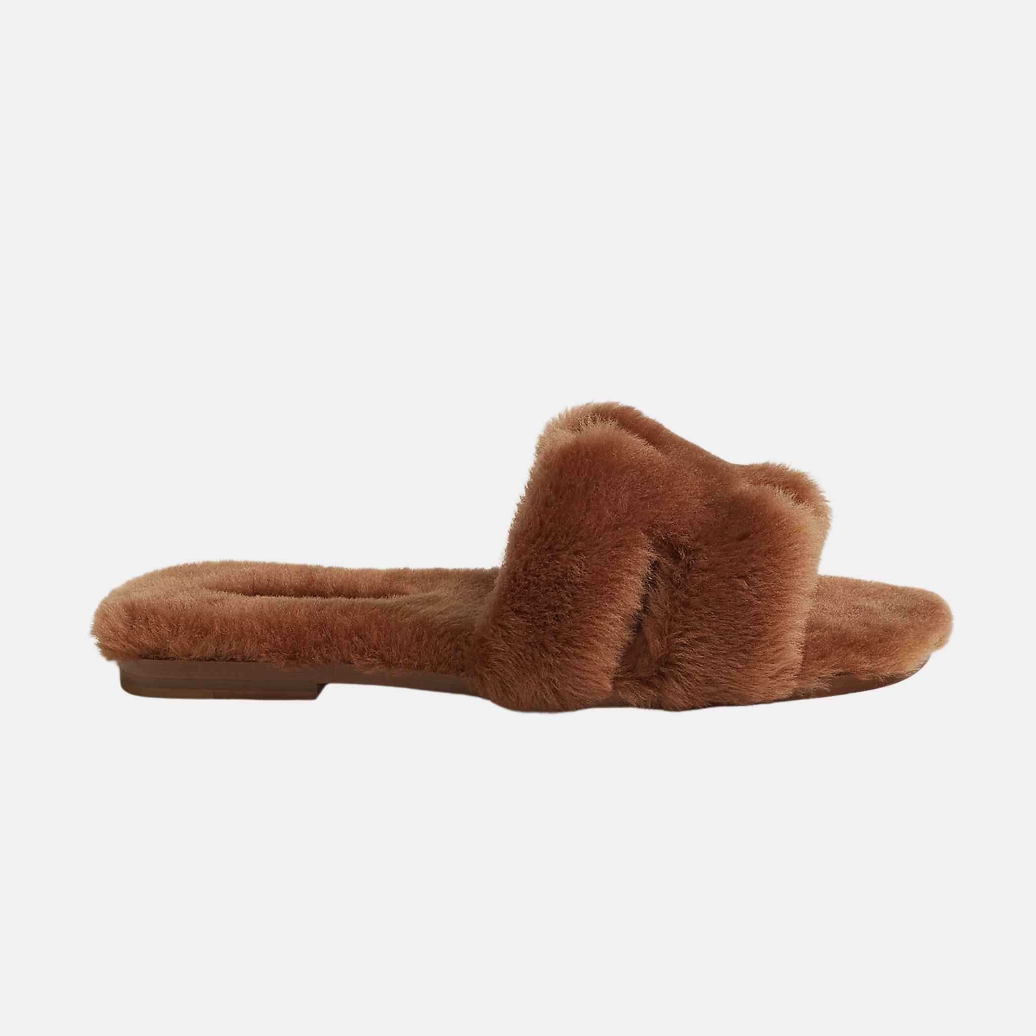 Hermes Oran Sandal Shearling, Naturel, Side View