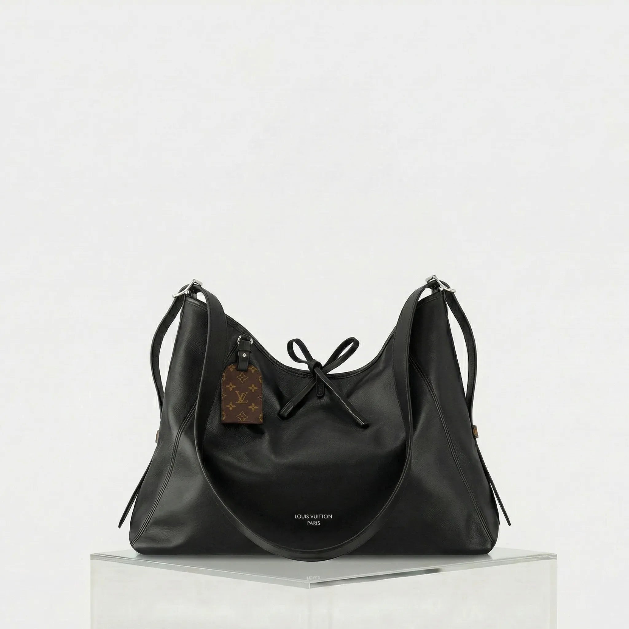 Louis Vuitton CarryAll Vibe MM, Front