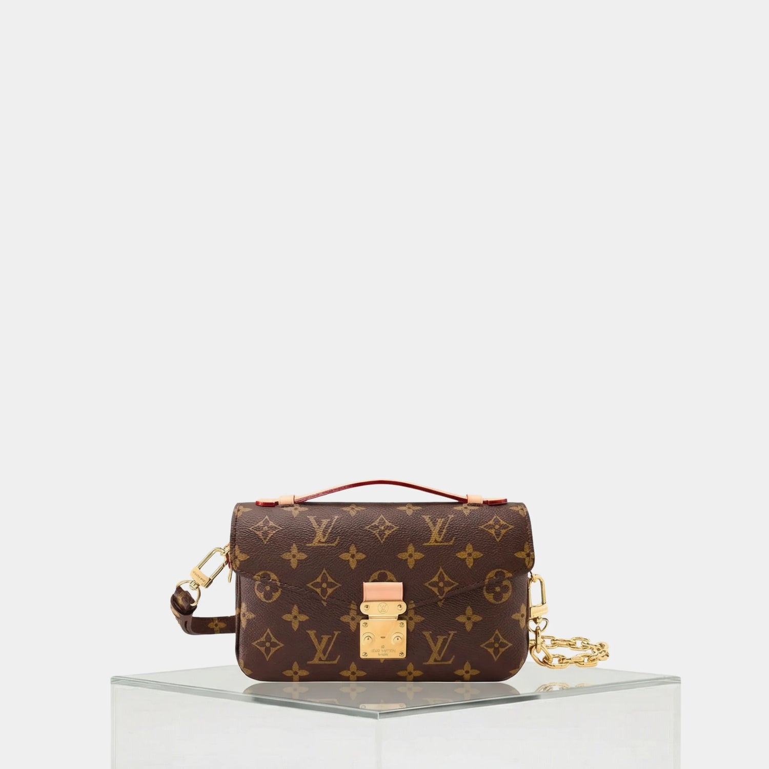 Louis Vuitton Pochette Métis East West Monogram Canvas, Front