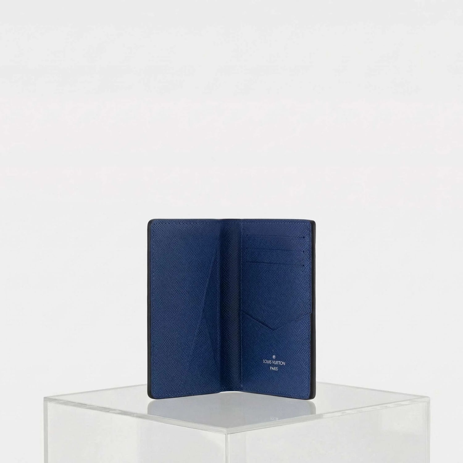 Louis Vuitton Pocket Organiser Taigarama, Cobalt Inside, Studio