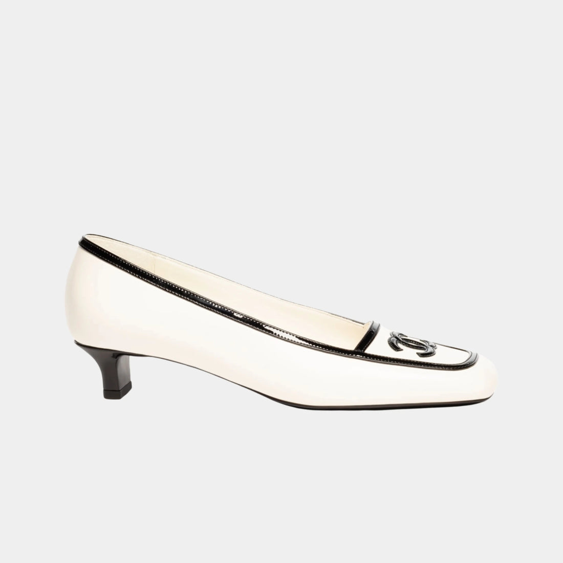 Chanel Low Heeled Pumps in Lambskin & Patent Calfskin, White Black, Side