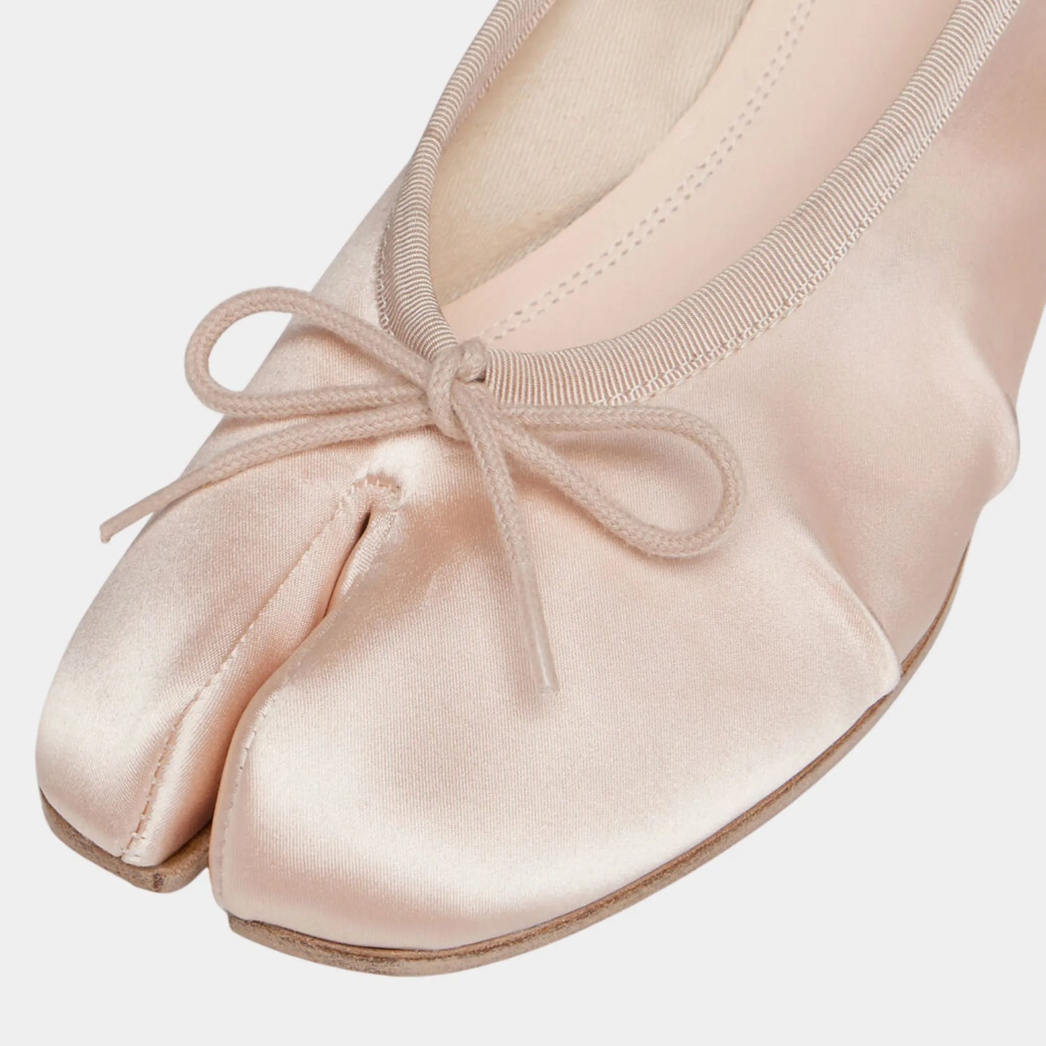 Maison Margiela Satin Tabi Ballerina Heal Flats, Alabaster, Closeup
