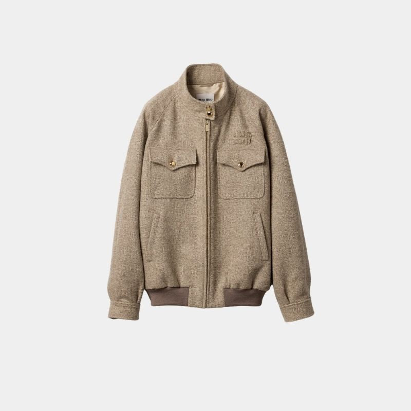 جاكيت Blouson بتصميم Chevron باللون الكاكي