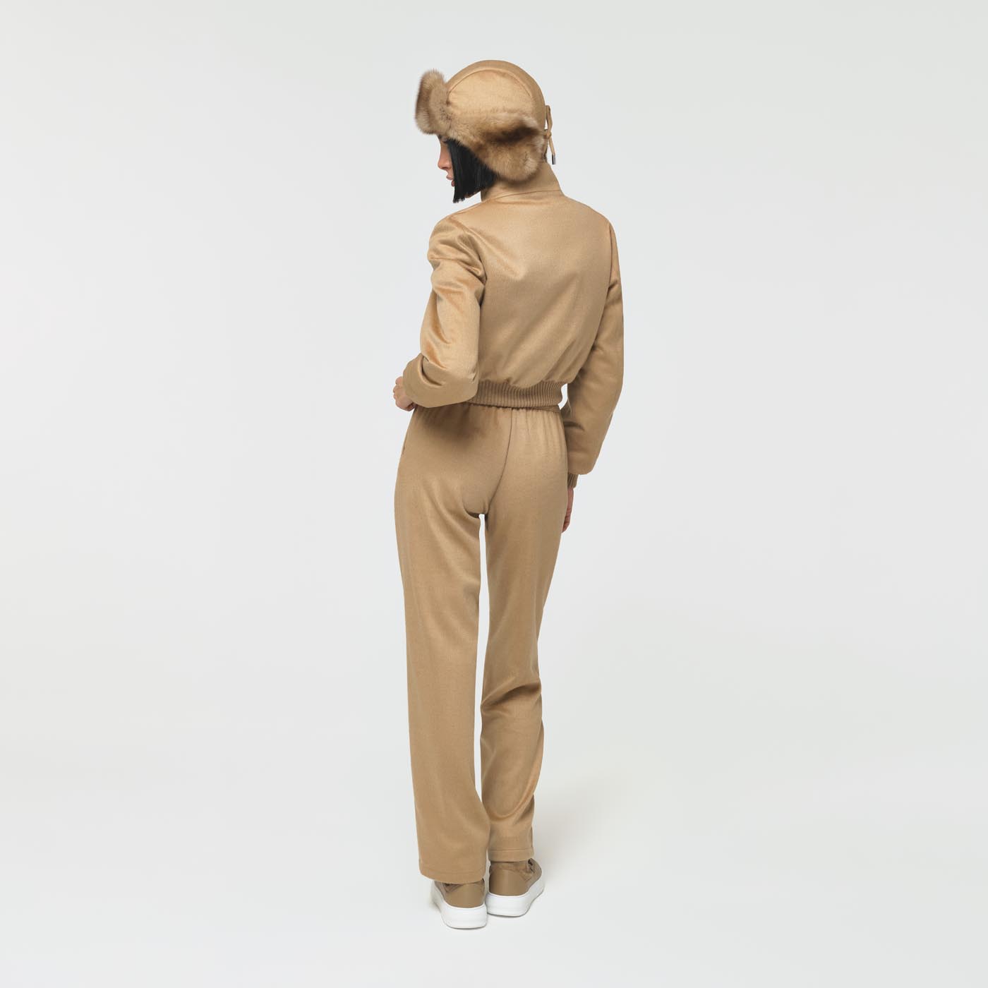 Ogier Caribou Sable Bomber  , Light Beige ,  Back Model