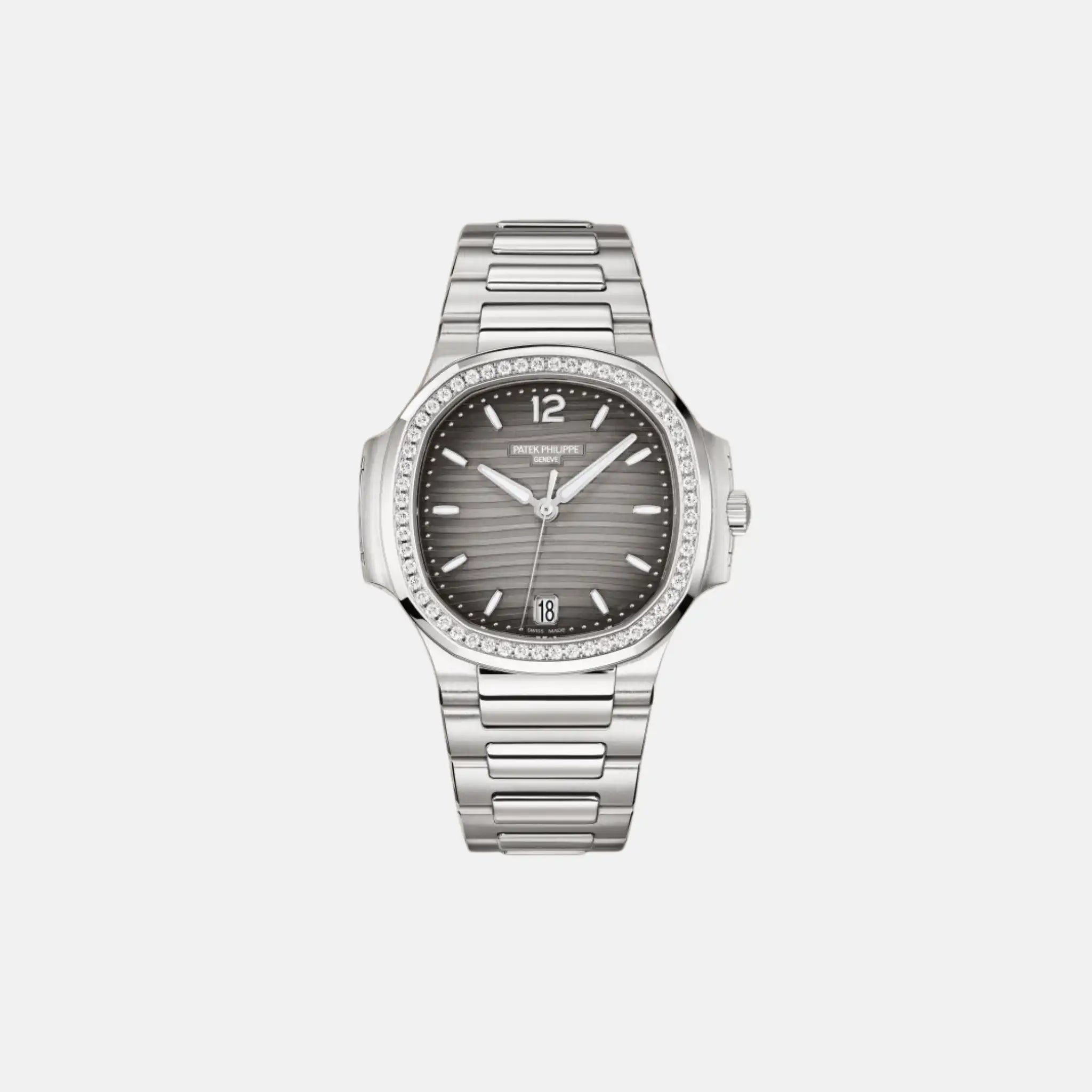 Patek Philippe 7118 / - 1200A - 011 - Nautilus Self- Winding, Front