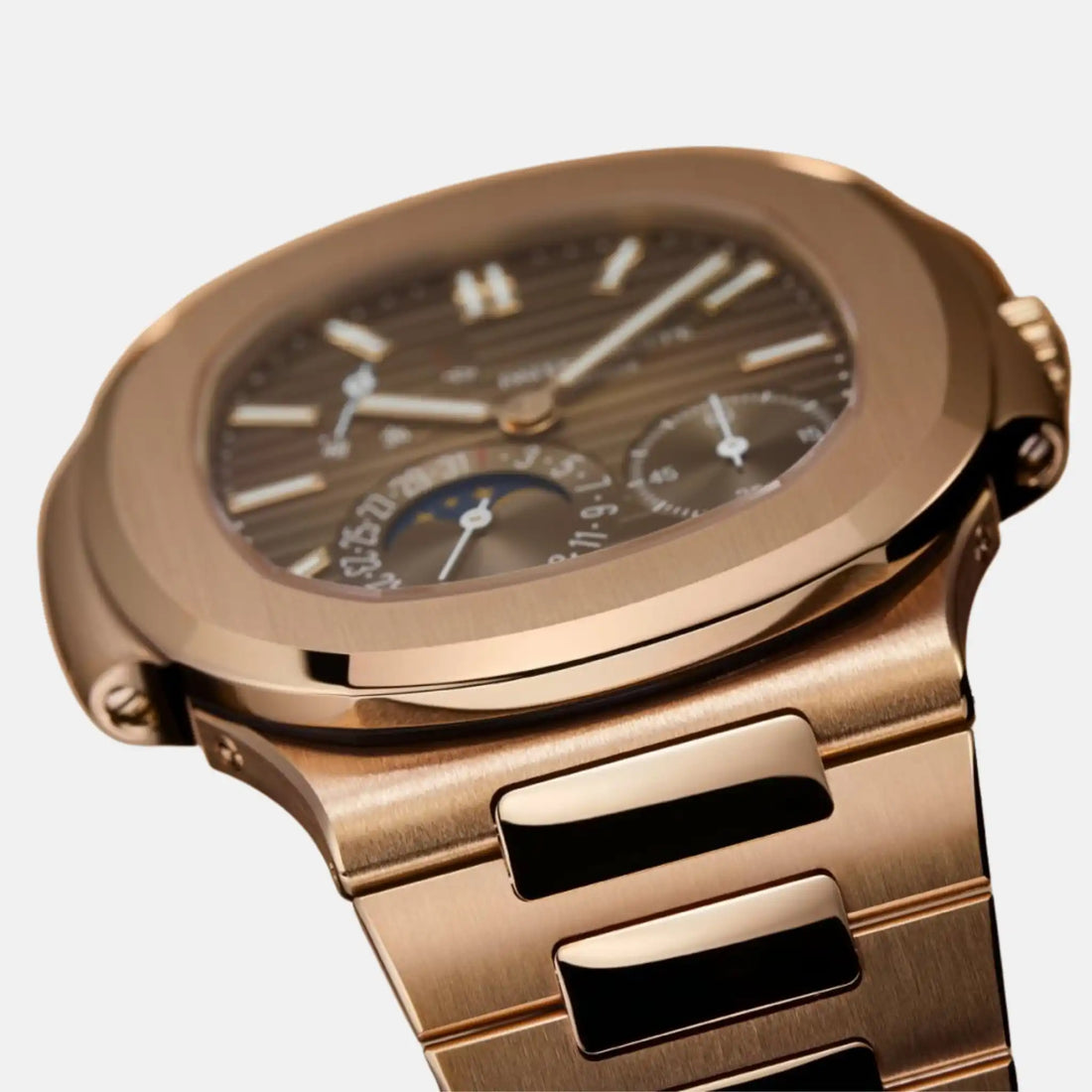 Patek Philippe Nautilus 5712/1R-001 بتشطيب شعاعي، ذاتي التعبئة، لقطة مقرّبة