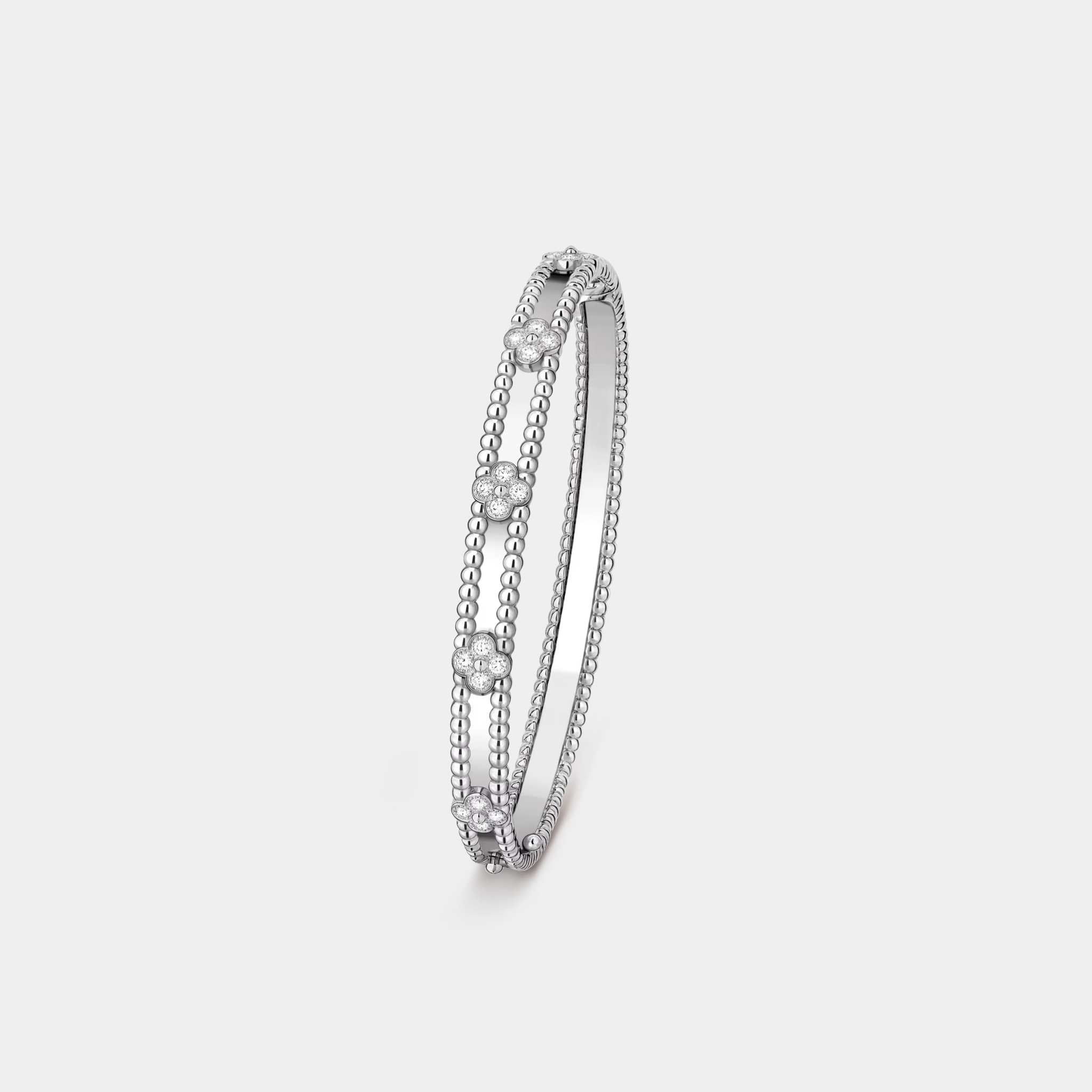 Perlée Sweet Clovers Bracelet Medium Model White Gold Diamond, Front